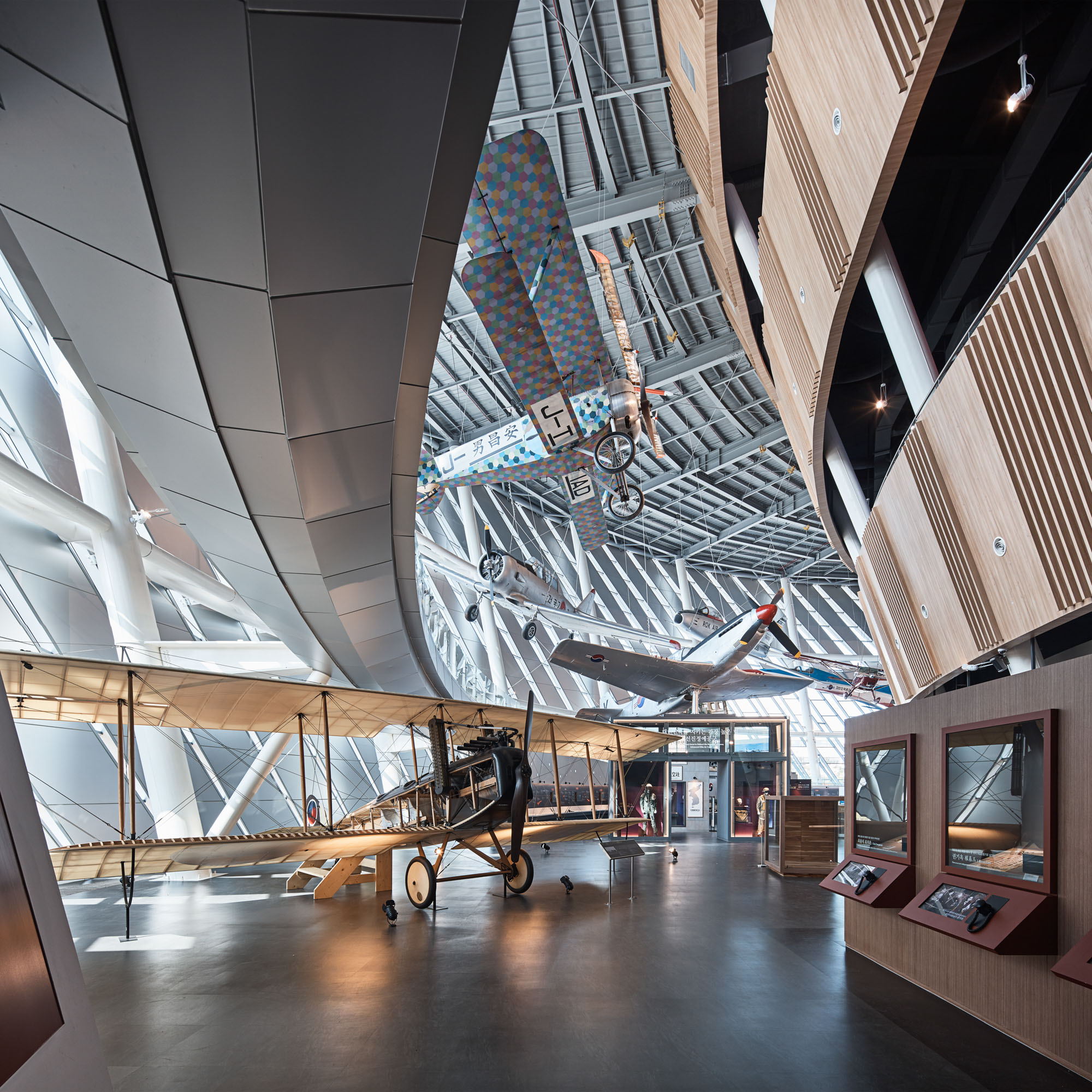 〈韓国国立航空博物館（National Aviation Museum of Korea）〉HAEAHN Architecture