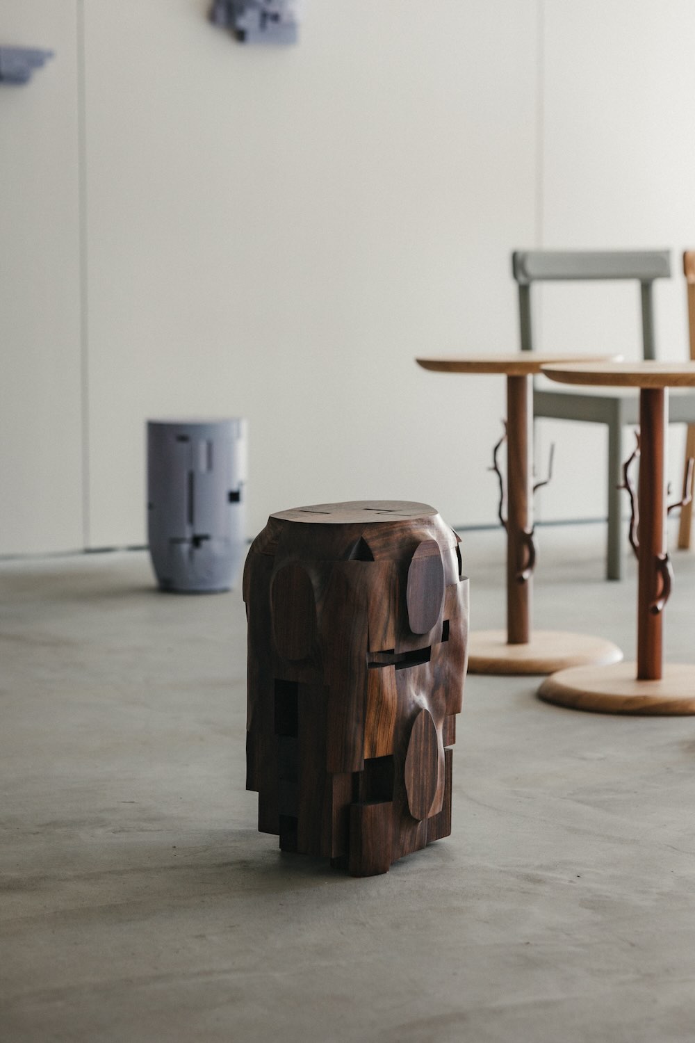 狩野佑真×太田翔×カリモク家具「TOUCH WOOD 2」会場写真