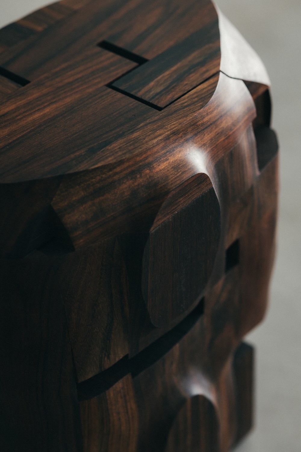 狩野佑真×太田翔×カリモク家具「TOUCH WOOD 2」会場写真