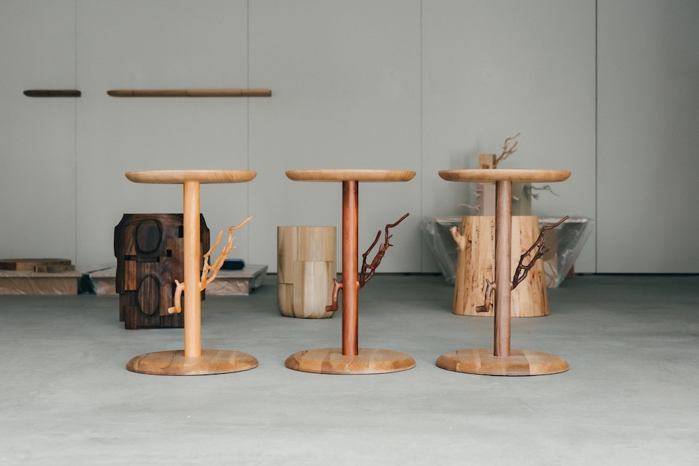 狩野佑真×太田翔×カリモク家具「TOUCH WOOD 2」会場写真