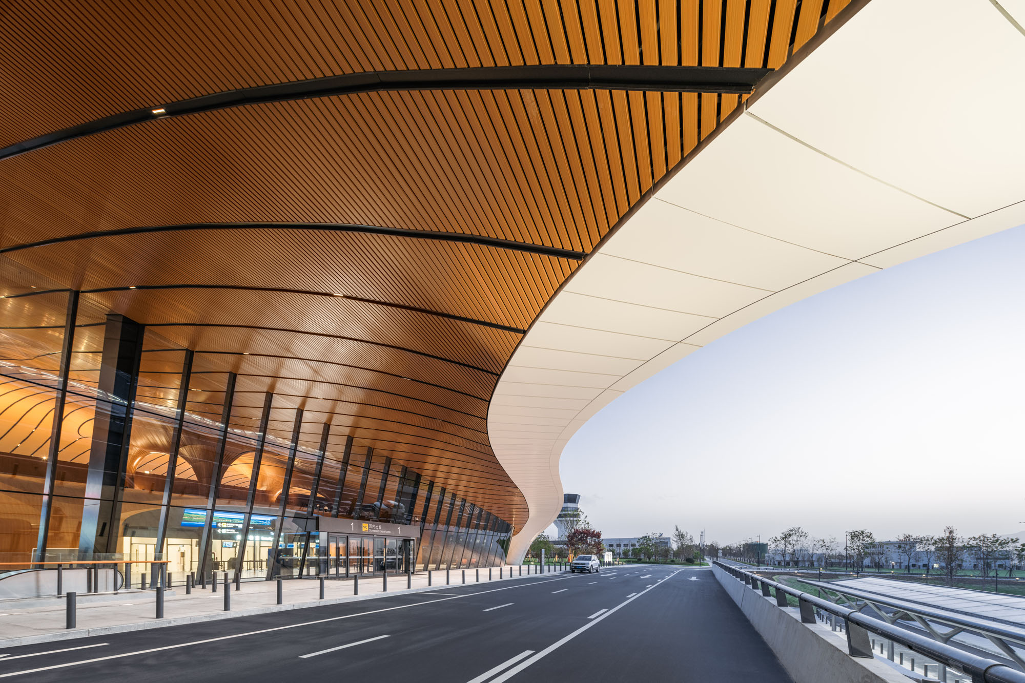 〈麗水空港（Lishui Airport）〉MADアーキテクツ（MAD Architects）