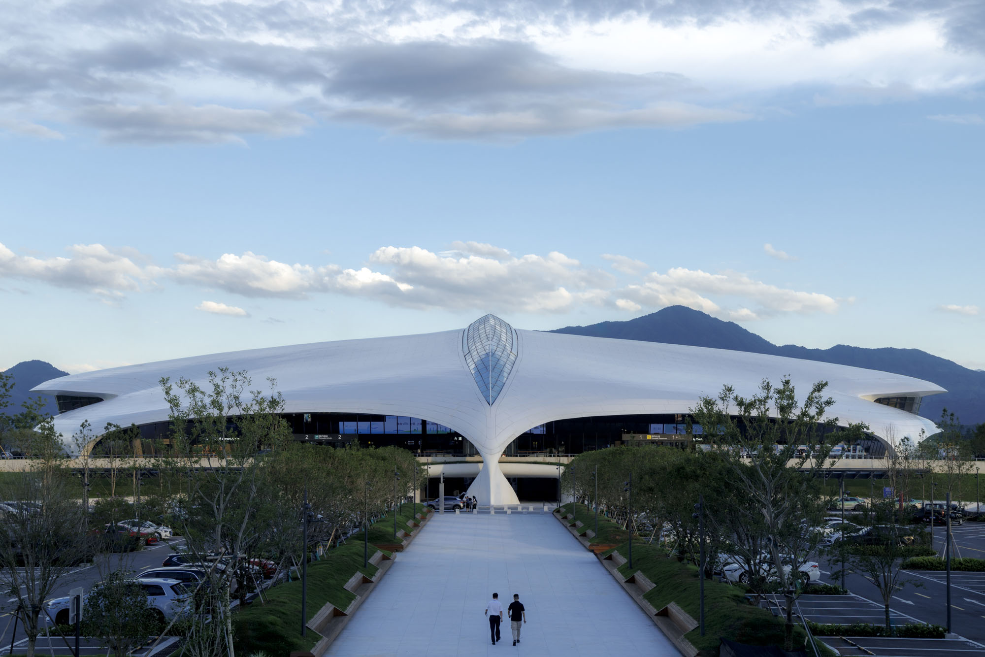 〈麗水空港（Lishui Airport）〉MADアーキテクツ（MAD Architects）