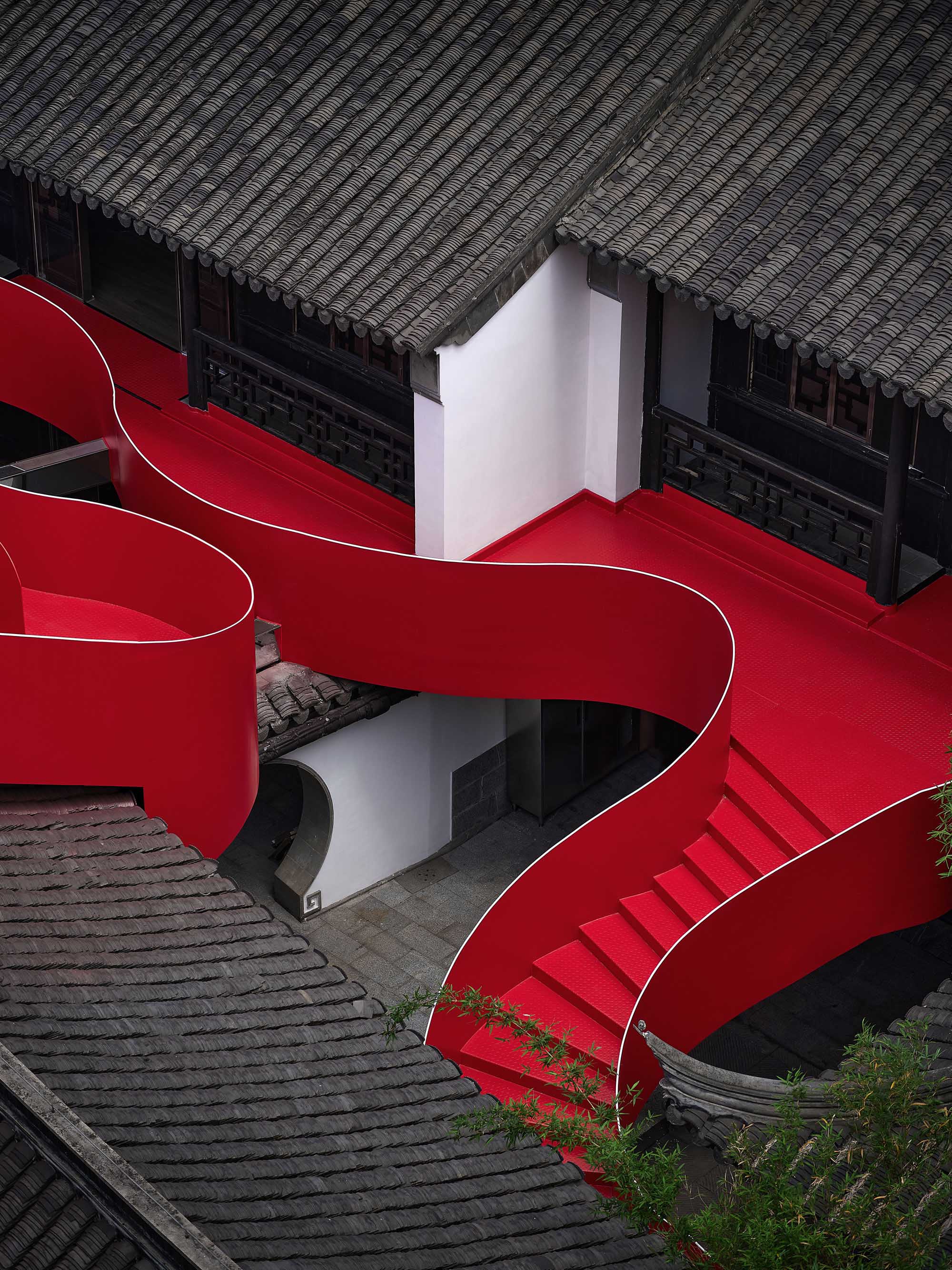 〈ビッグ・レッド・クレイフィッシュ（Big Red Crayfish）〉DAED design and research