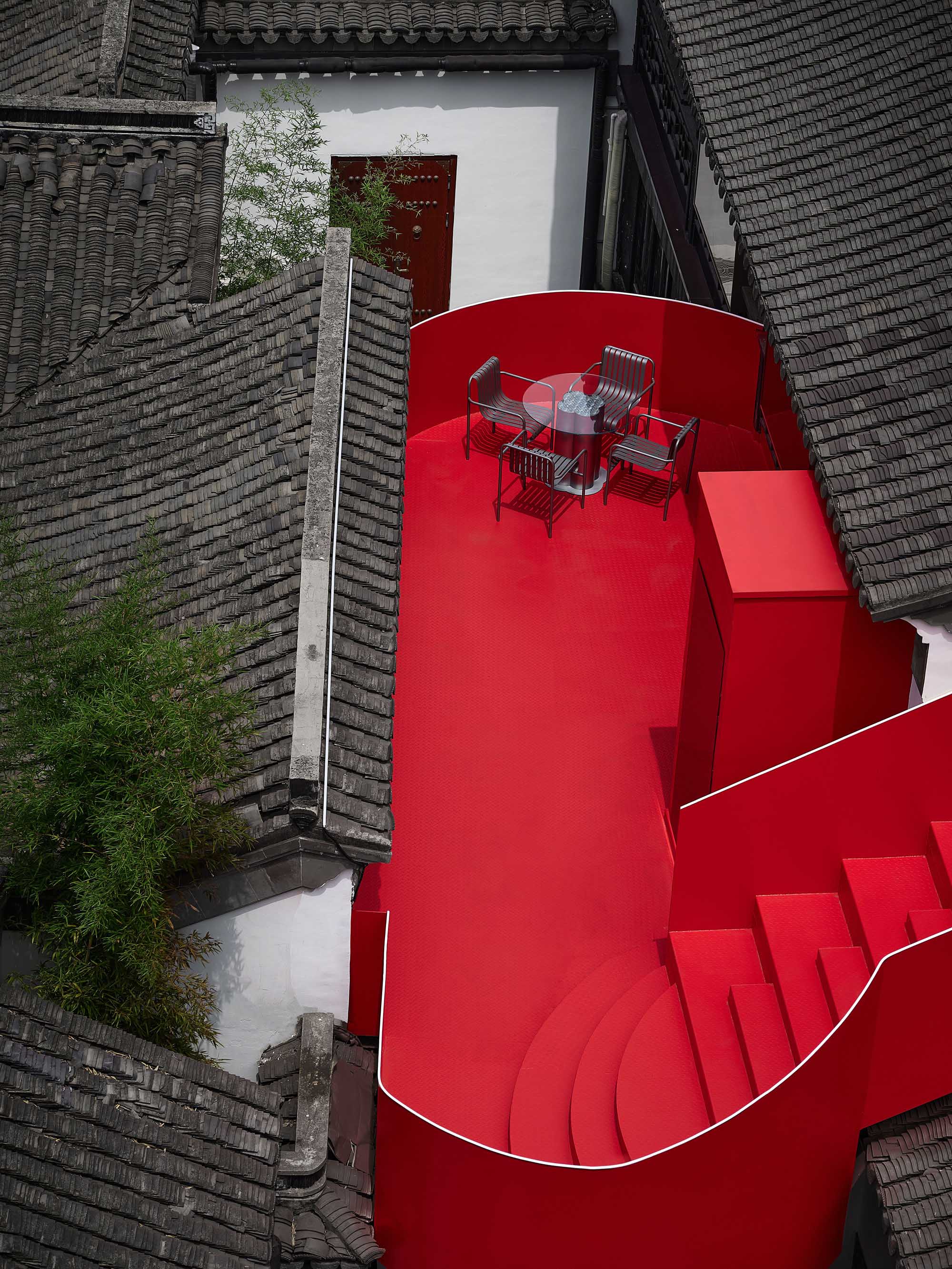 〈ビッグ・レッド・クレイフィッシュ（Big Red Crayfish）〉DAED design and research