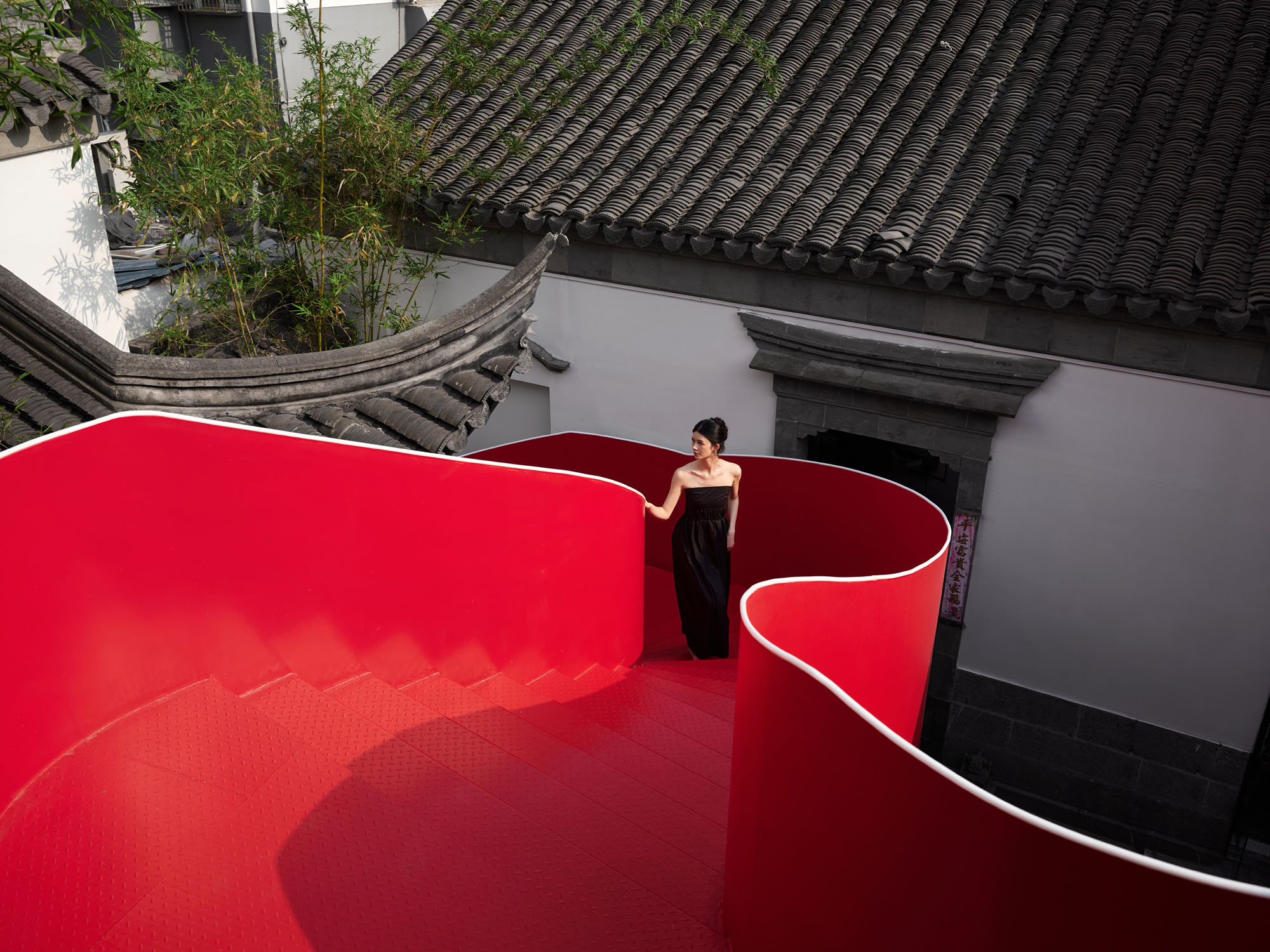 〈ビッグ・レッド・クレイフィッシュ（Big Red Crayfish）〉DAED design and research