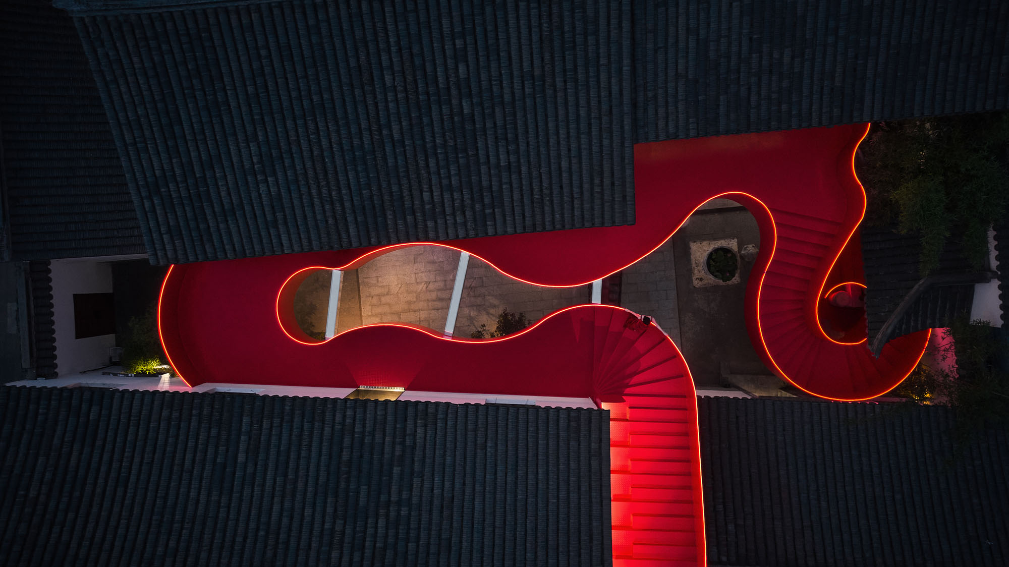 〈ビッグ・レッド・クレイフィッシュ（Big Red Crayfish）〉DAED design and research