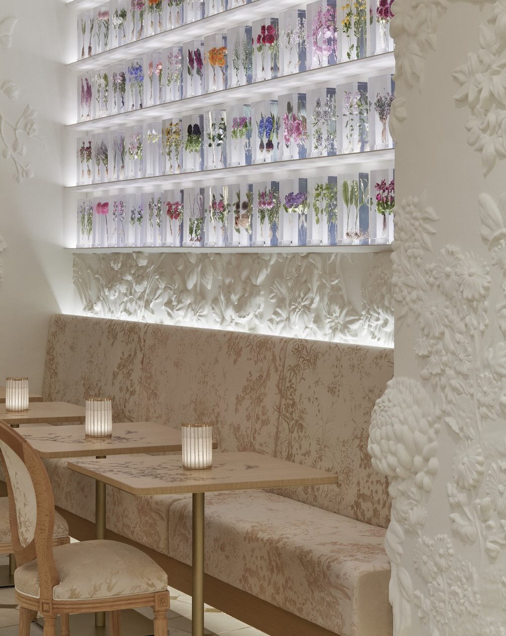 カフェ ディオール by アンヌ=ソフィ—・ピック バンブーパビリオン