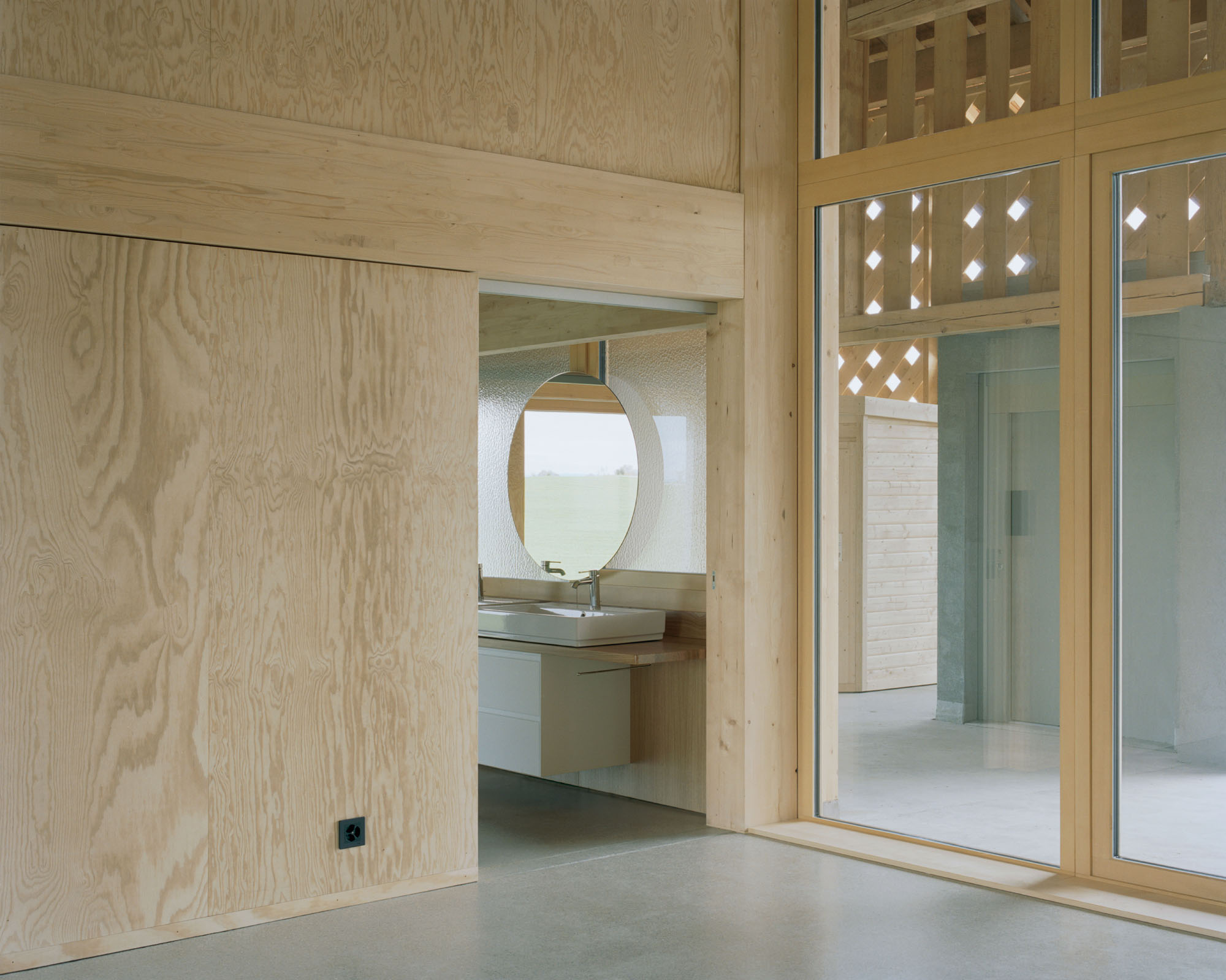 〈インバーテッド・ファーム（The Inverted Farm）〉バード・イェルサン・アーキテクツ（Bard Yersin Architectes）