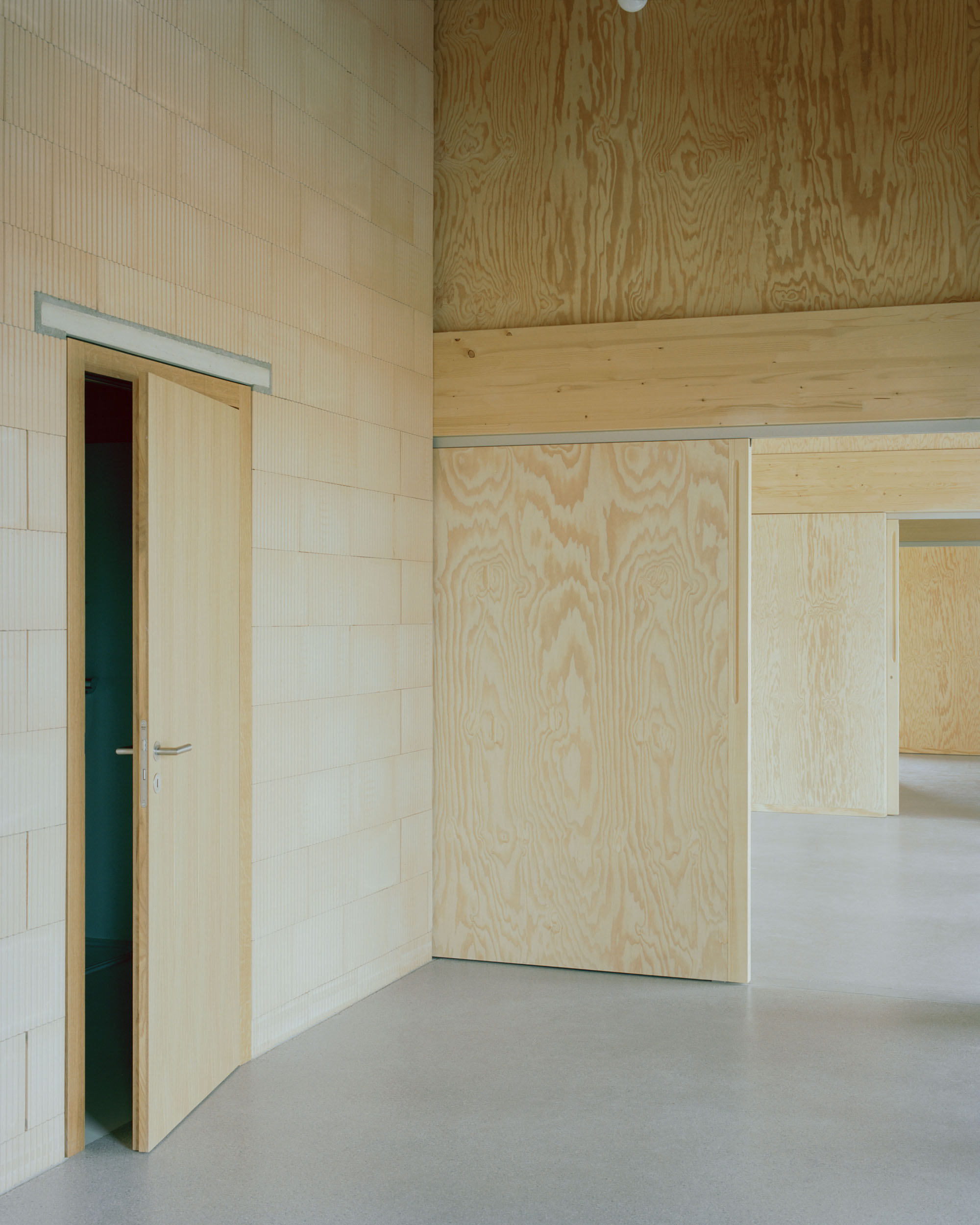 〈インバーテッド・ファーム（The Inverted Farm）〉バード・イェルサン・アーキテクツ（Bard Yersin Architectes）