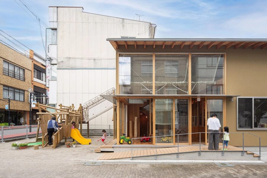 商店街の小さな保育園 / kyma