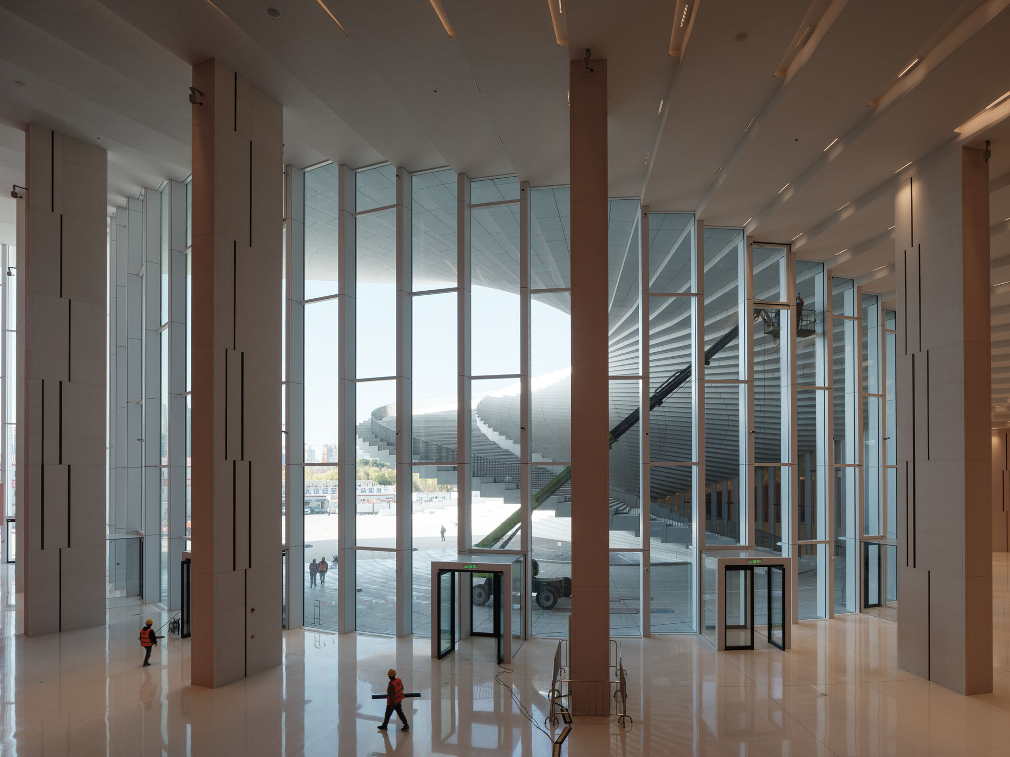 〈上海グランドオペラハウス(Shanghai Grand Opera House)〉スノヘッタ(Snøhetta)