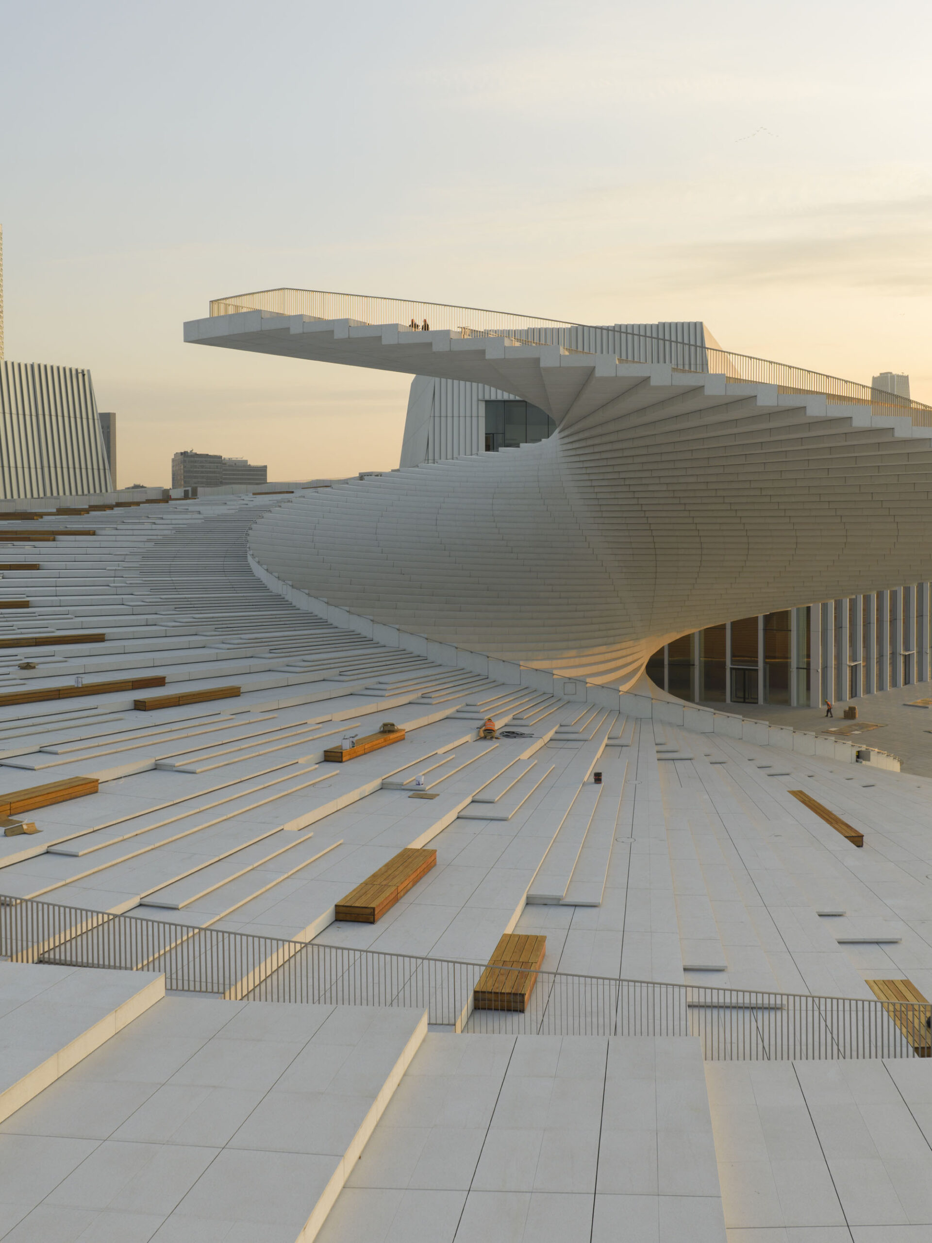 〈上海グランドオペラハウス(Shanghai Grand Opera House)〉スノヘッタ(Snøhetta)