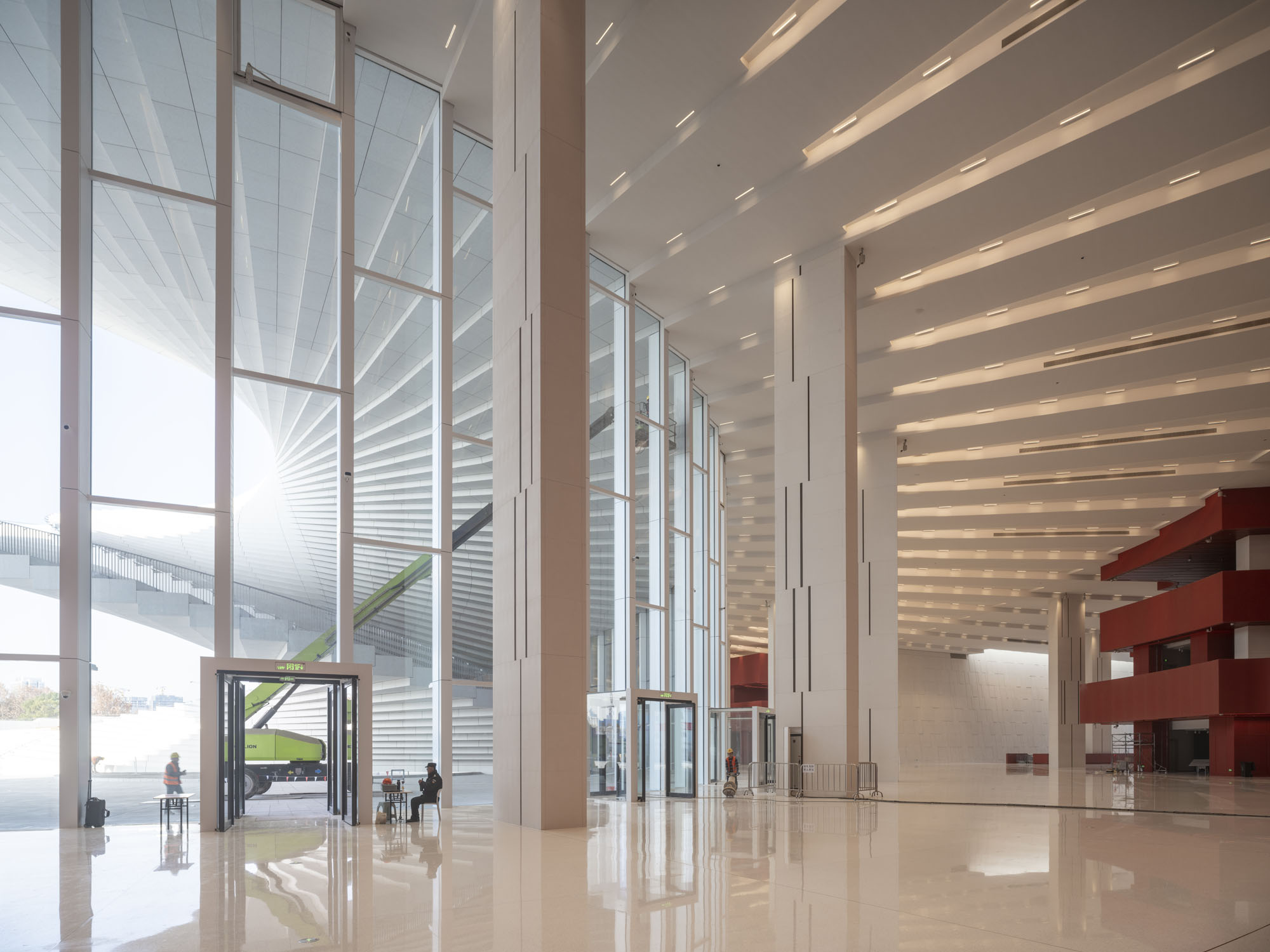 〈上海グランドオペラハウス(Shanghai Grand Opera House)〉スノヘッタ(Snøhetta)