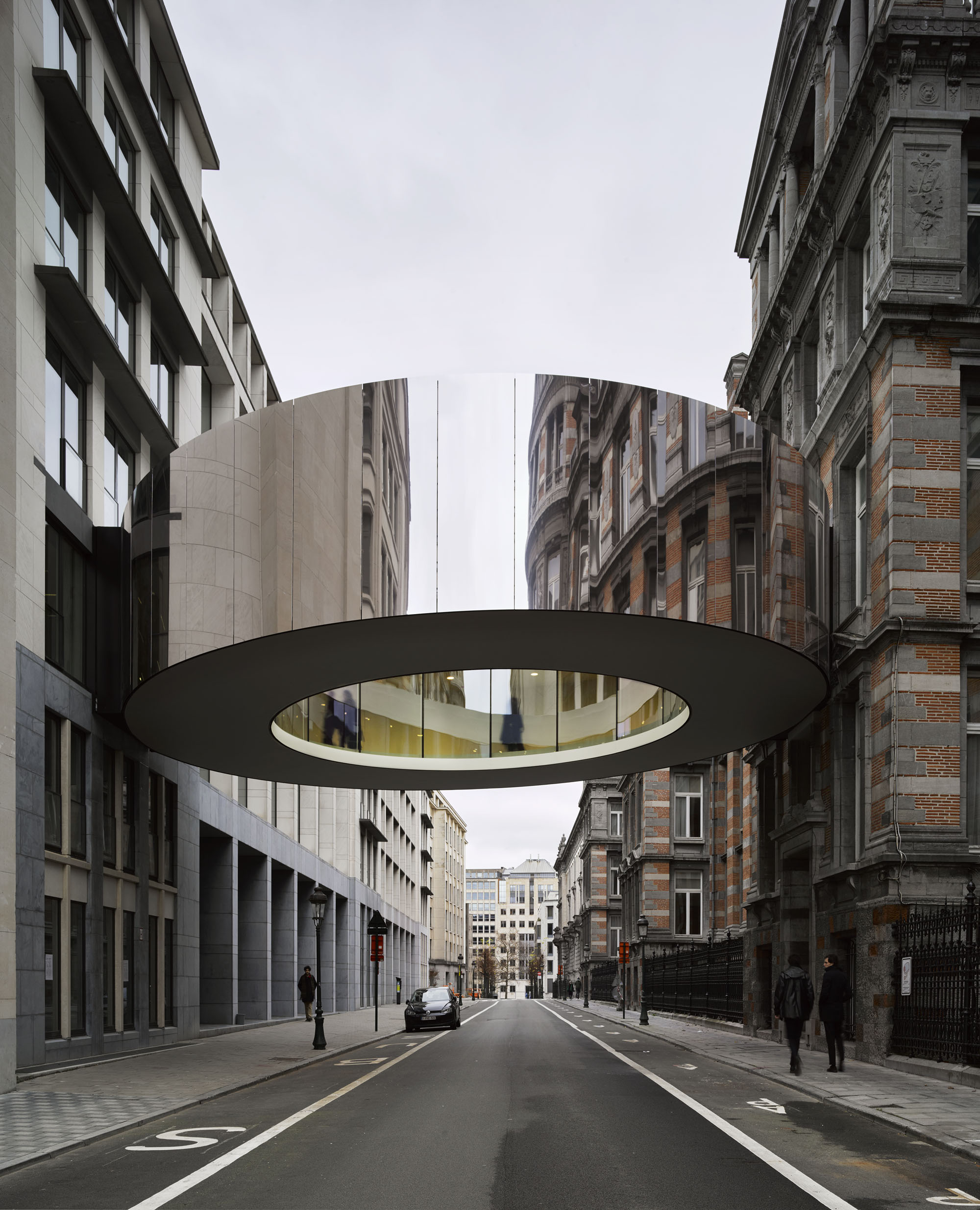 〈Tondo〉OFFICE Kersten Geers David Van Severen