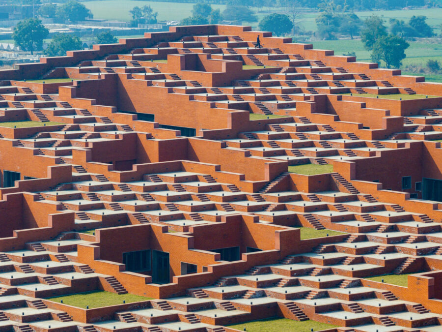 インドの階段井戸をいまに受け継ぐ大学施設〈プレステージ大学〉サンジャイ・プリ・アーキテクツ