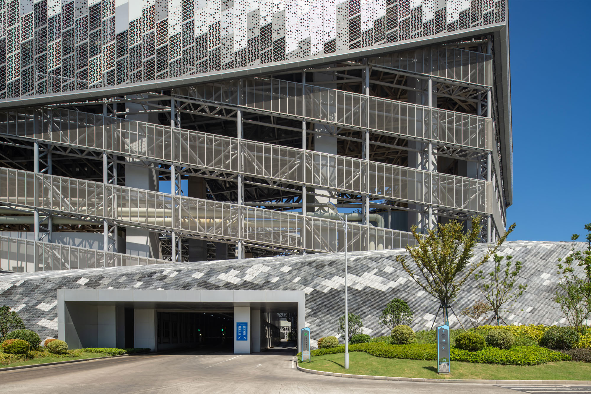 〈宝山廃棄物発電センター（Baoshan Waste-to-Energy Center）〉Ballistic Architecture Machine（BAM）