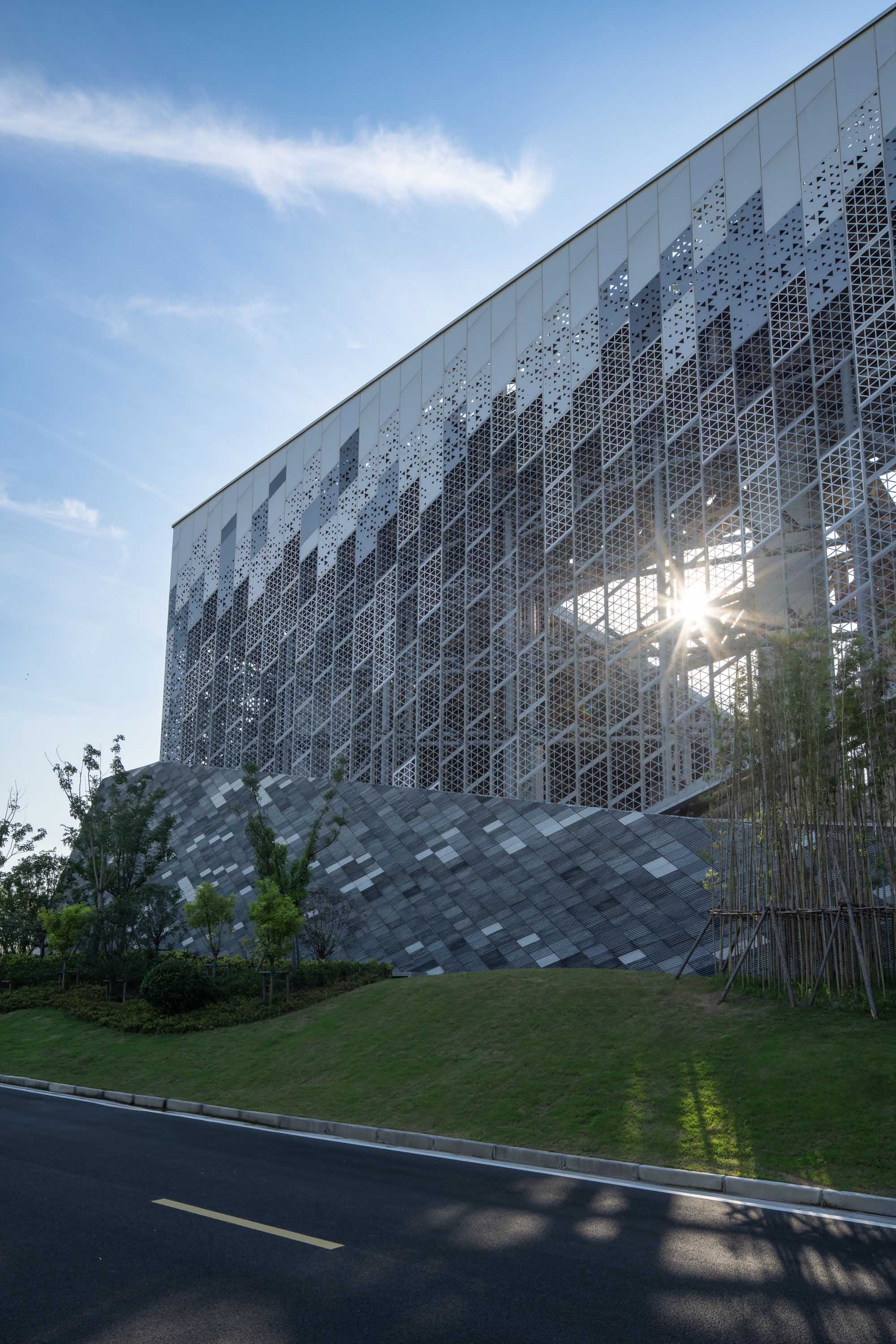 〈宝山廃棄物発電センター（Baoshan Waste-to-Energy Center）〉Ballistic Architecture Machine（BAM）