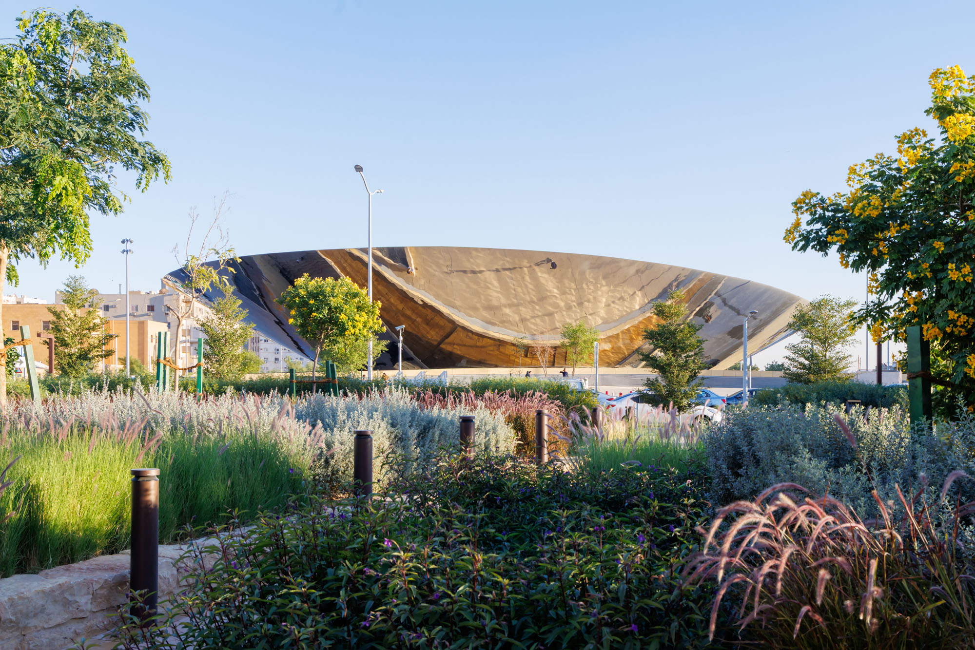 〈カスル・アル・ホクム地下鉄駅（Qasr AlHokm Metro Station）〉スノヘッタ（Snøhetta）