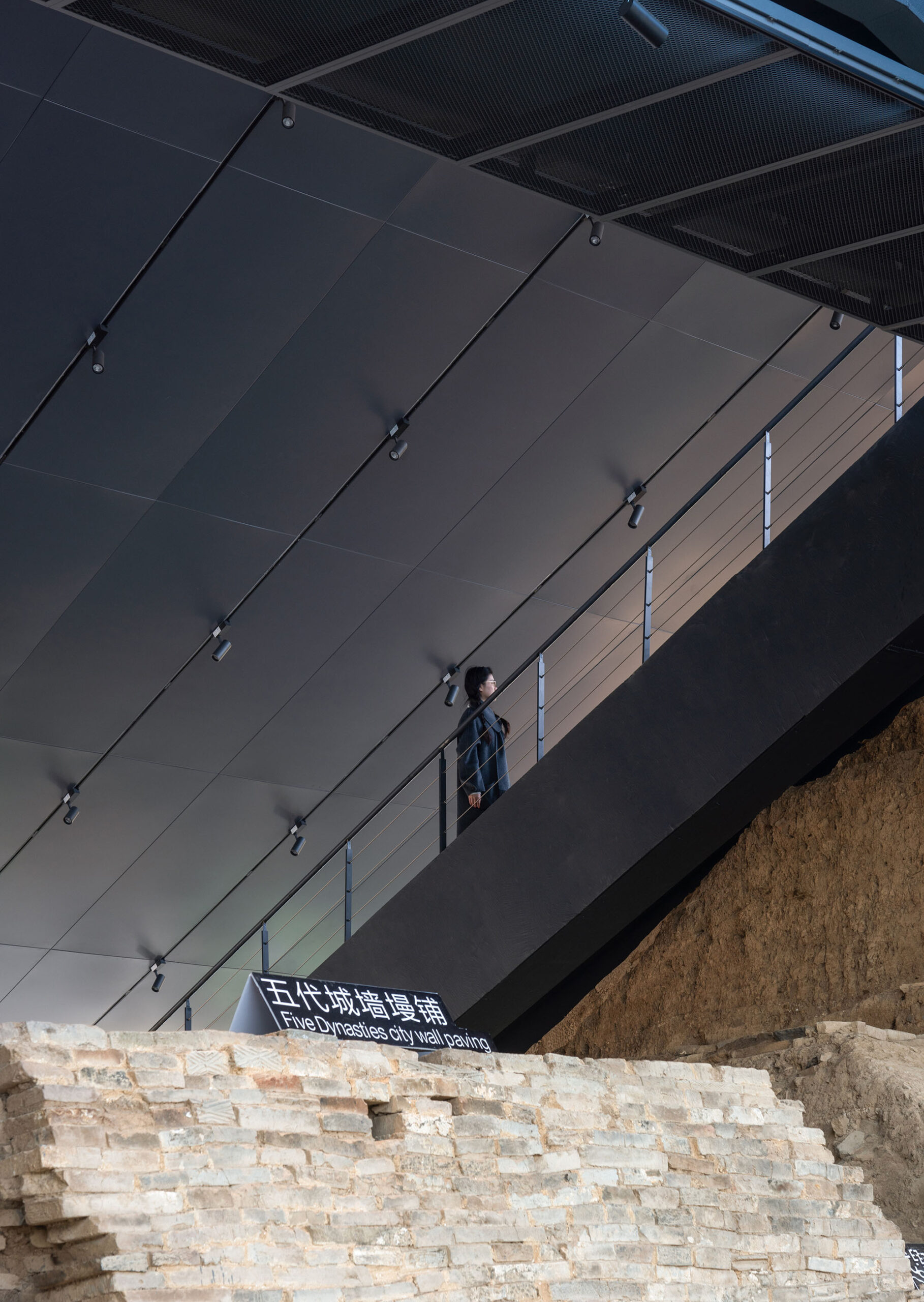 〈荊州市城壁遺跡展示館（Jingzhou City Wall Archaeological Site Exhibition Pavilion）〉Qing Studio