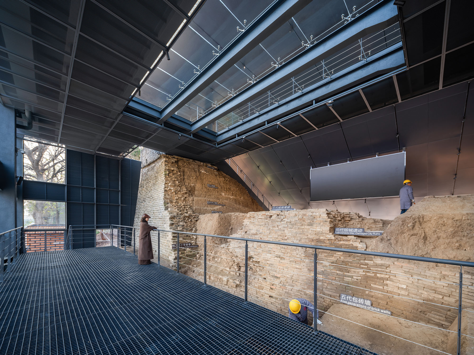 〈荊州市城壁遺跡展示館（Jingzhou City Wall Archaeological Site Exhibition Pavilion）〉Qing Studio