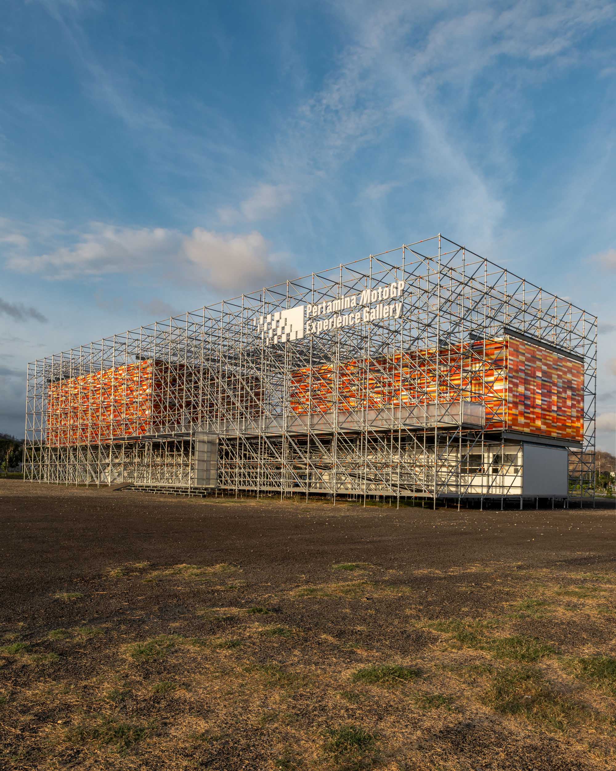 〈プルタミナMotoGP体験ギャラリー（Pertamina MotoGP Experience Gallery）〉AT-LARS