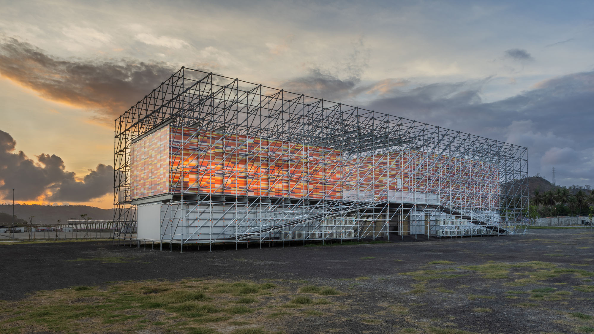 〈プルタミナMotoGP体験ギャラリー（Pertamina MotoGP Experience Gallery）〉AT-LARS