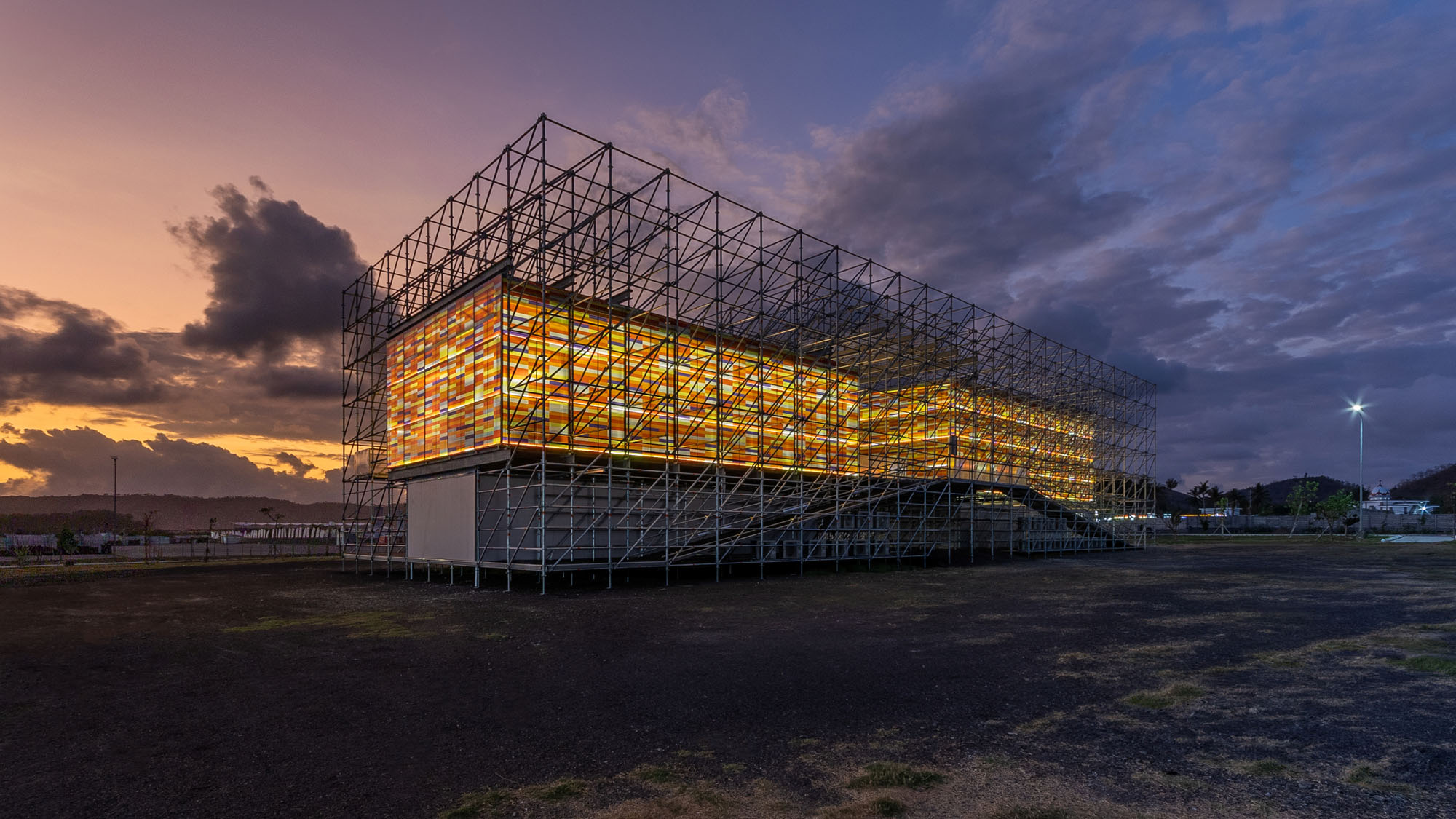 〈プルタミナMotoGP体験ギャラリー（Pertamina MotoGP Experience Gallery）〉AT-LARS