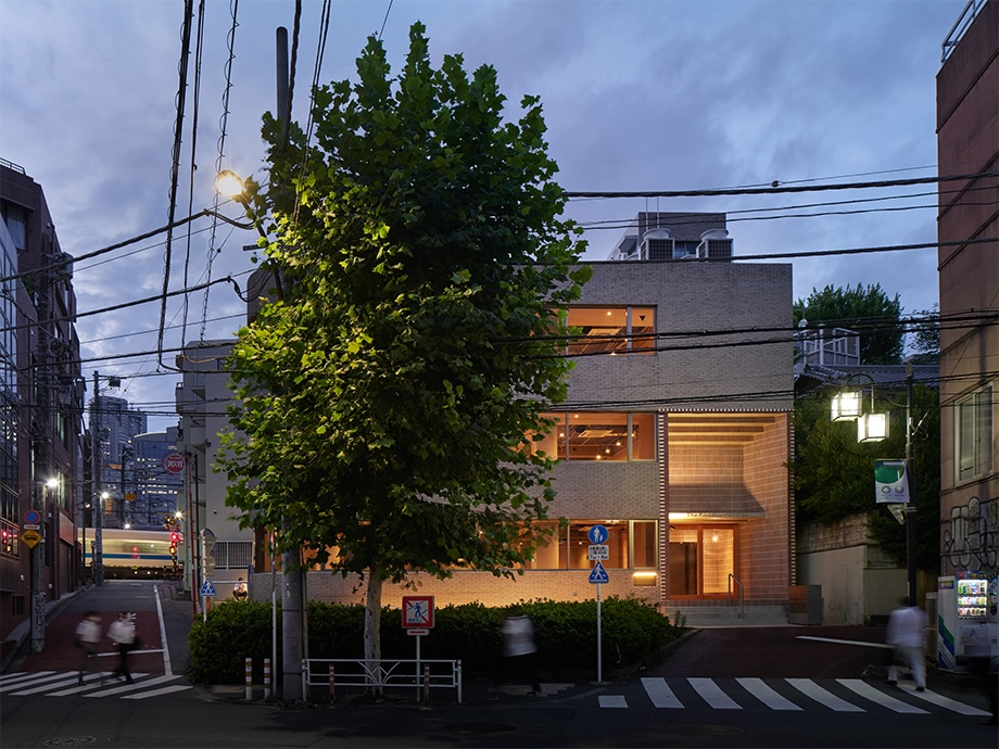 〈代々木のオフィスリノベーション〉Photo: 楠瀬友将