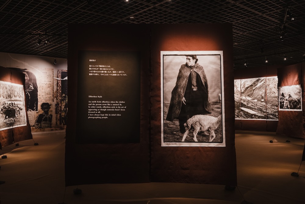 「高木由利子 写真展 Threads of Beauty 1995-2025 ― 時をまとい、風をまとう。」会場写真