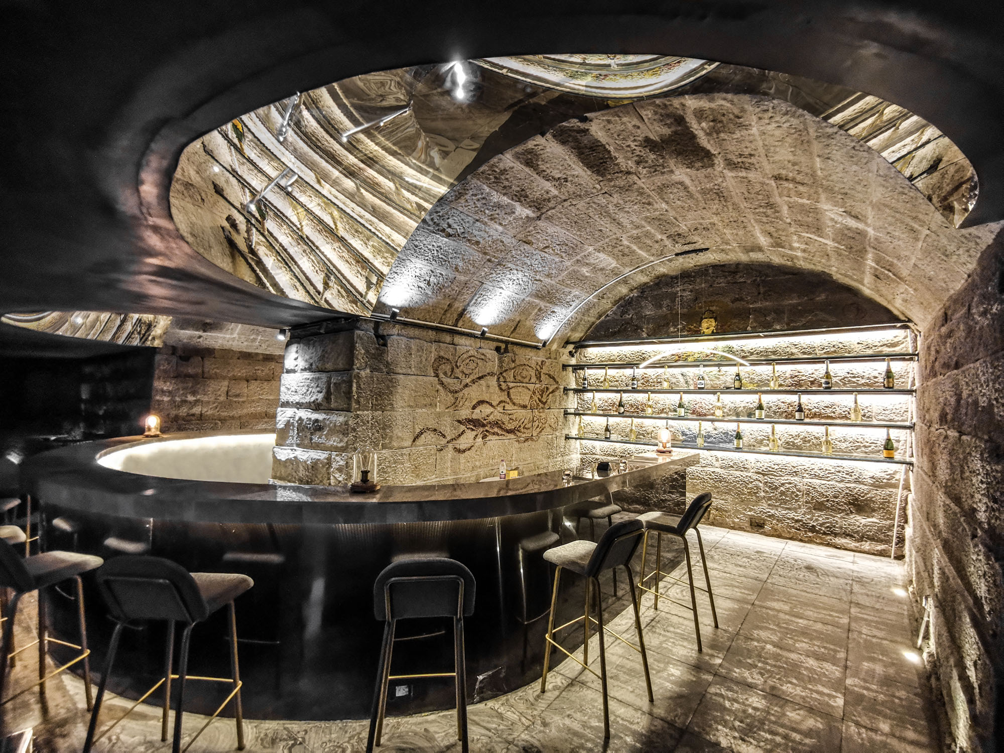 〈The Cave Bar〉Qing Studio