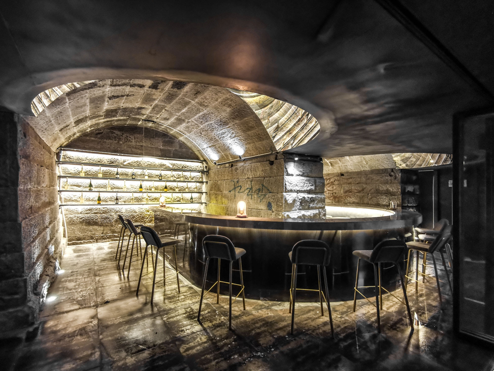 〈The Cave Bar〉Qing Studio