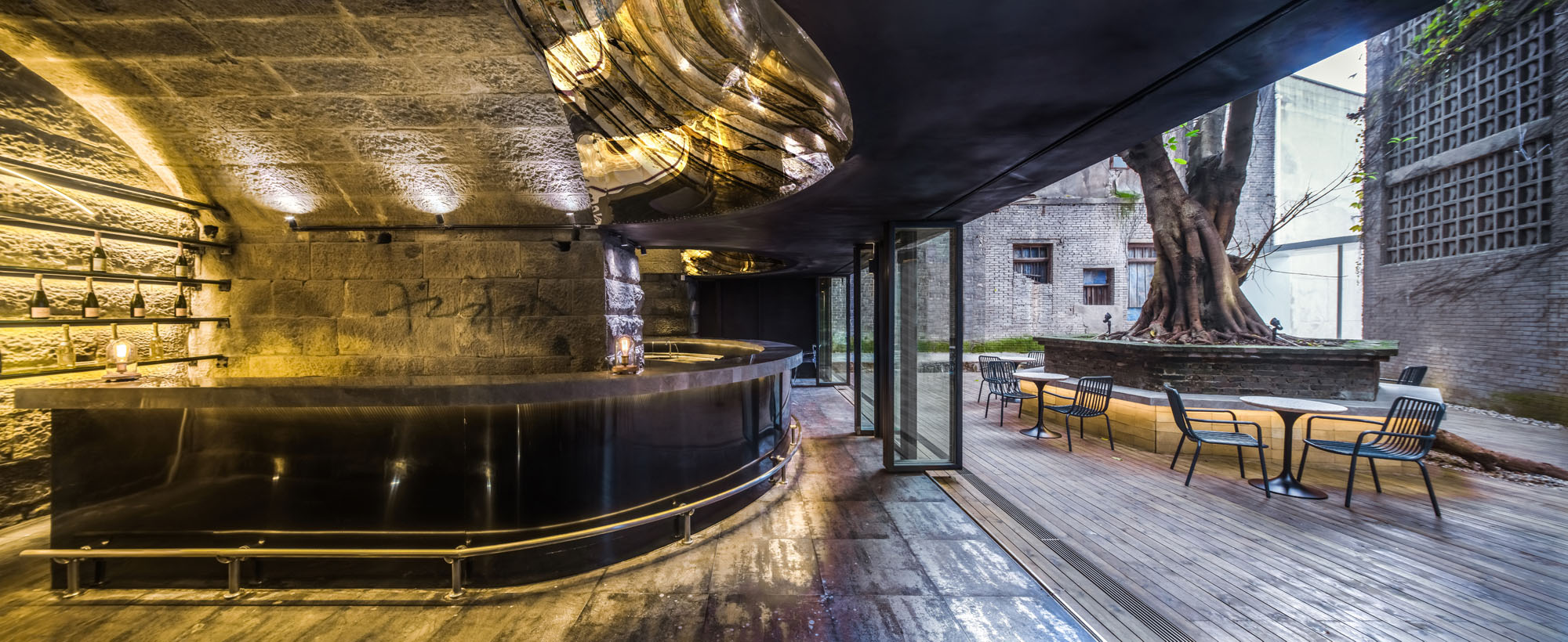 〈The Cave Bar〉Qing Studio