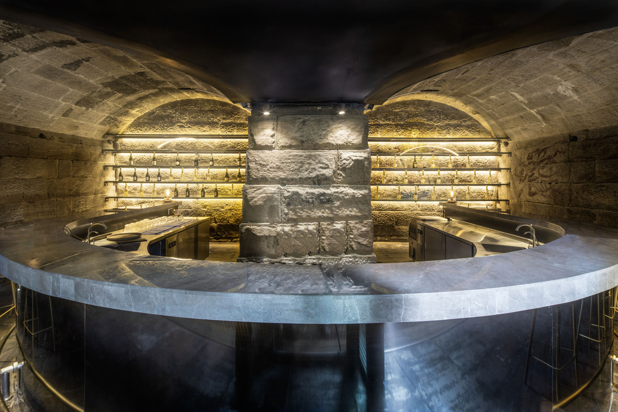 〈The Cave Bar〉Qing Studio