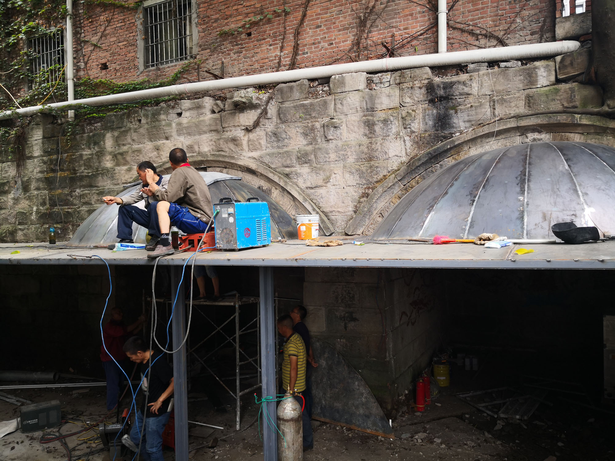 〈The Cave Bar〉Qing Studio