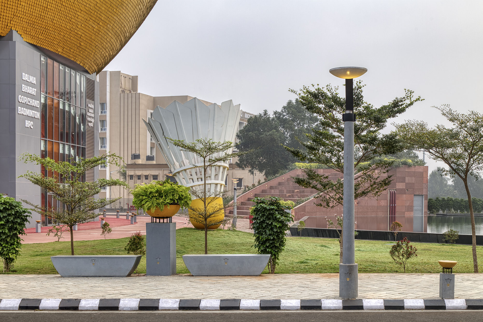 〈ダルミア・ゴピチャンド・バドミントンアカデミー（The dalmia-gopichand badminton academy）〉（通称：The Shuttle）Studio Archohm