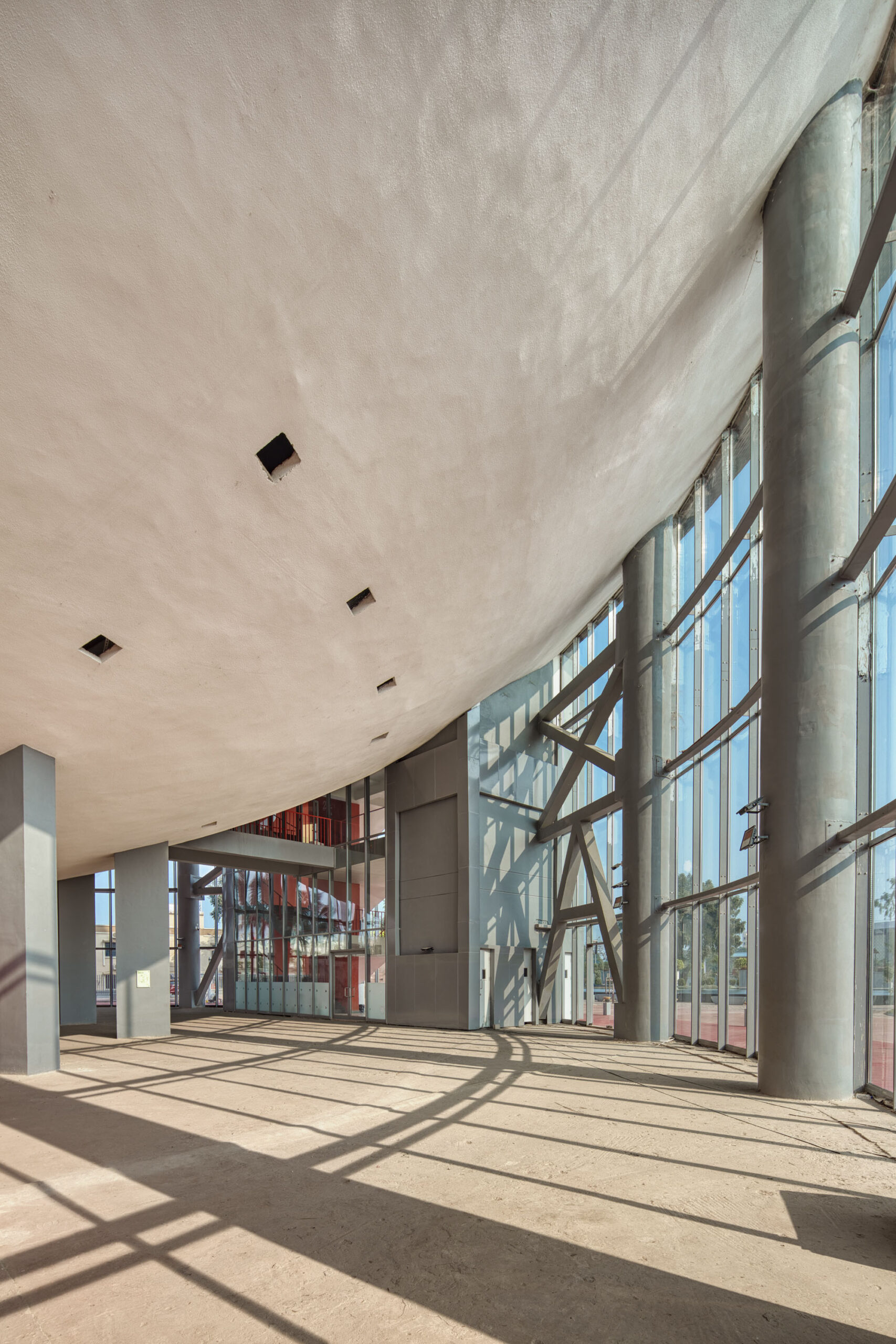 〈ダルミア・ゴピチャンド・バドミントンアカデミー（The dalmia-gopichand badminton academy）〉（通称：The Shuttle）Studio Archohm