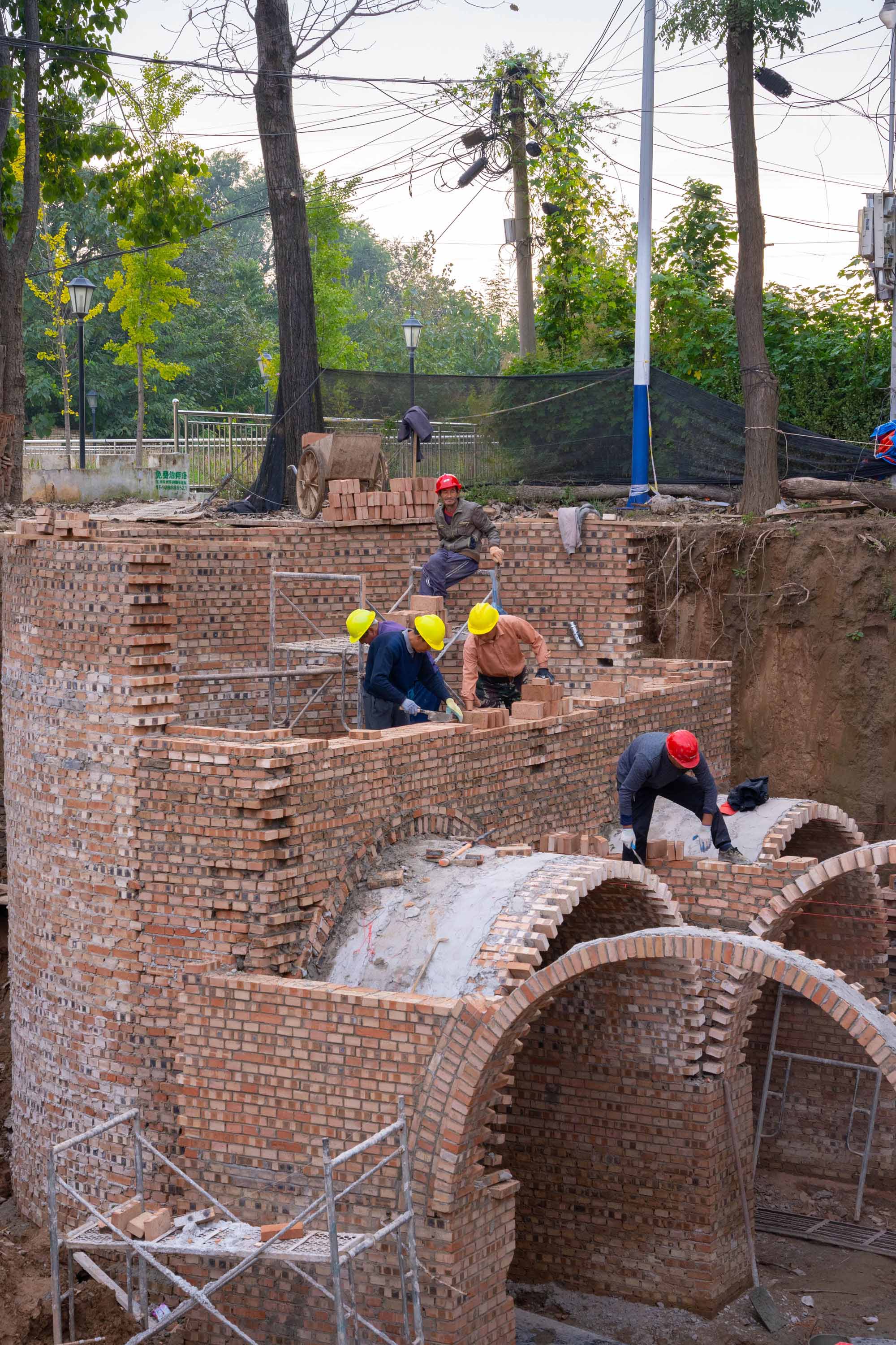 〈未来の地下住宅（Underground House of the Future）〉ジョン・リン（John Lin）オリヴィエ・オットヴェール（Olivier Ottevaere）リディア・ラトイ（Lidia Ratoi）