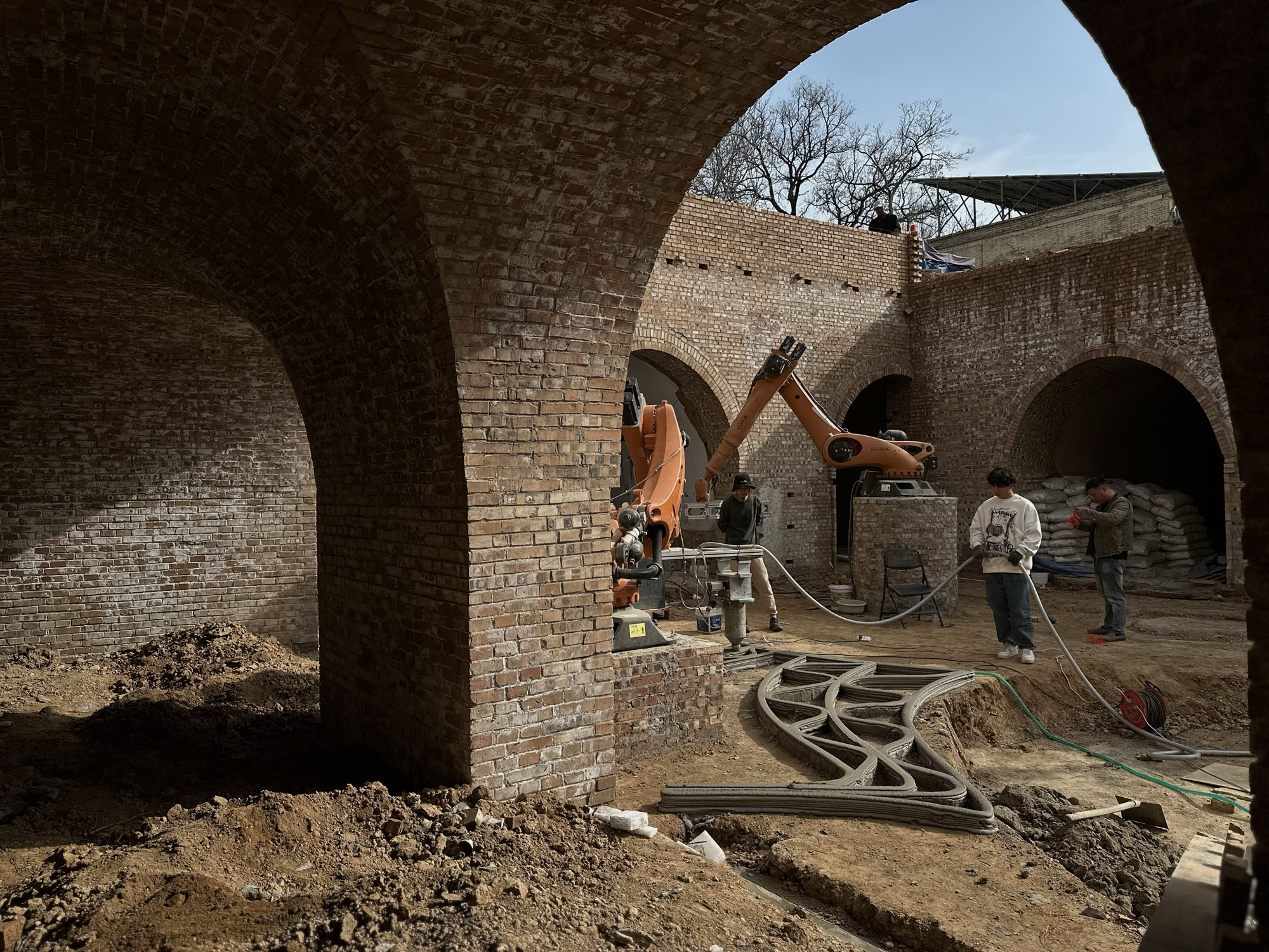 〈未来の地下住宅（Underground House of the Future）〉ジョン・リン（John Lin）オリヴィエ・オットヴェール（Olivier Ottevaere）リディア・ラトイ（Lidia Ratoi）