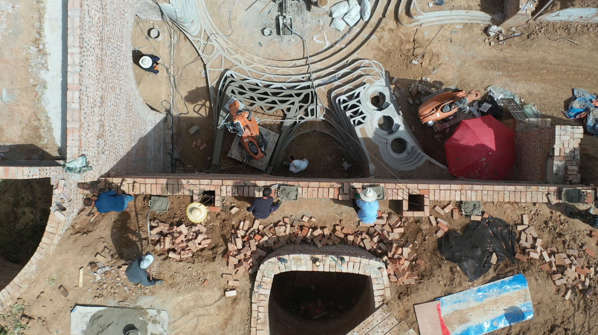 〈未来の地下住宅（Underground House of the Future）〉ジョン・リン（John Lin）オリヴィエ・オットヴェール（Olivier Ottevaere）リディア・ラトイ（Lidia Ratoi）