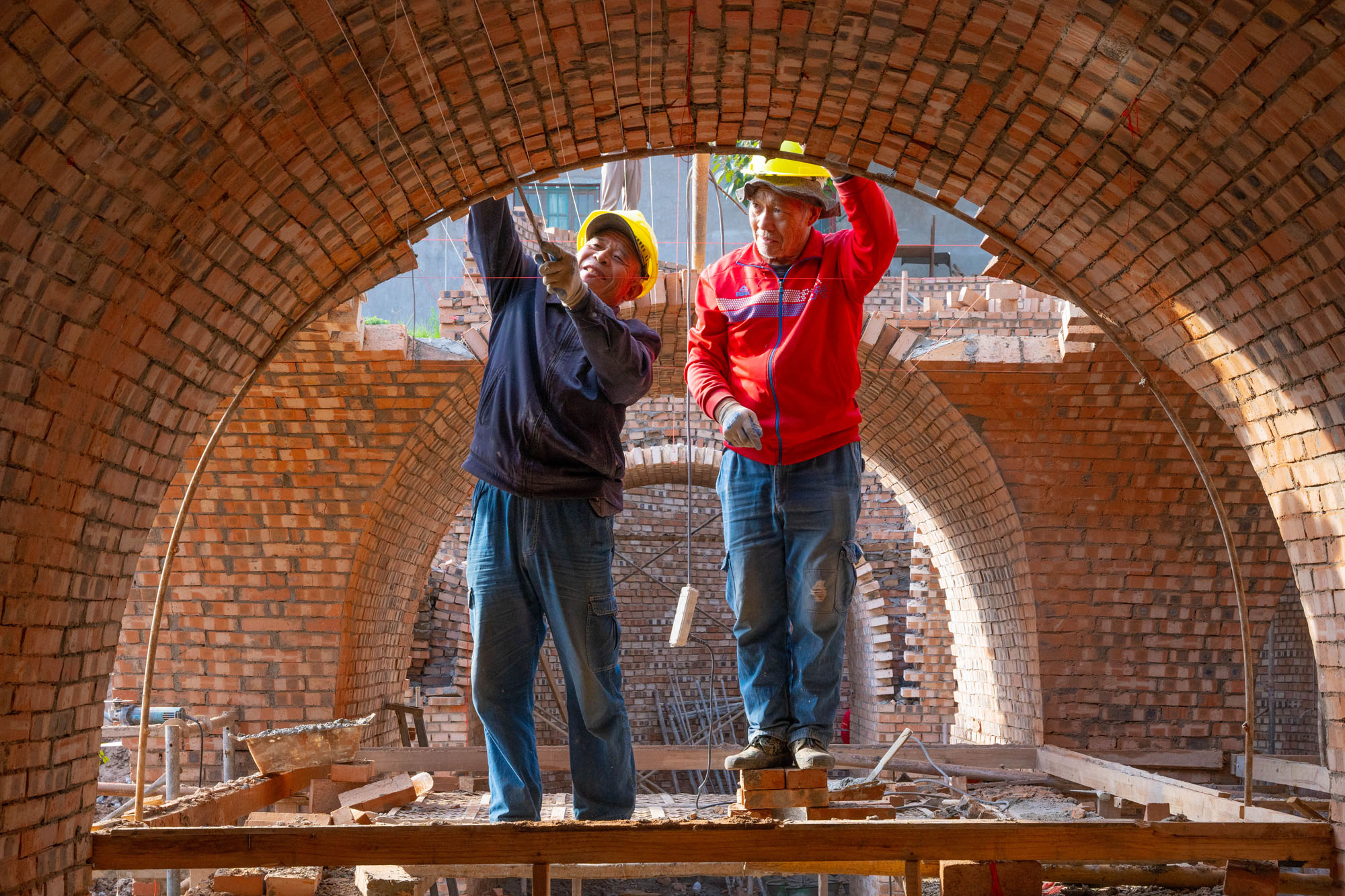 〈未来の地下住宅（Underground House of the Future）〉ジョン・リン（John Lin）オリヴィエ・オットヴェール（Olivier Ottevaere）リディア・ラトイ（Lidia Ratoi）