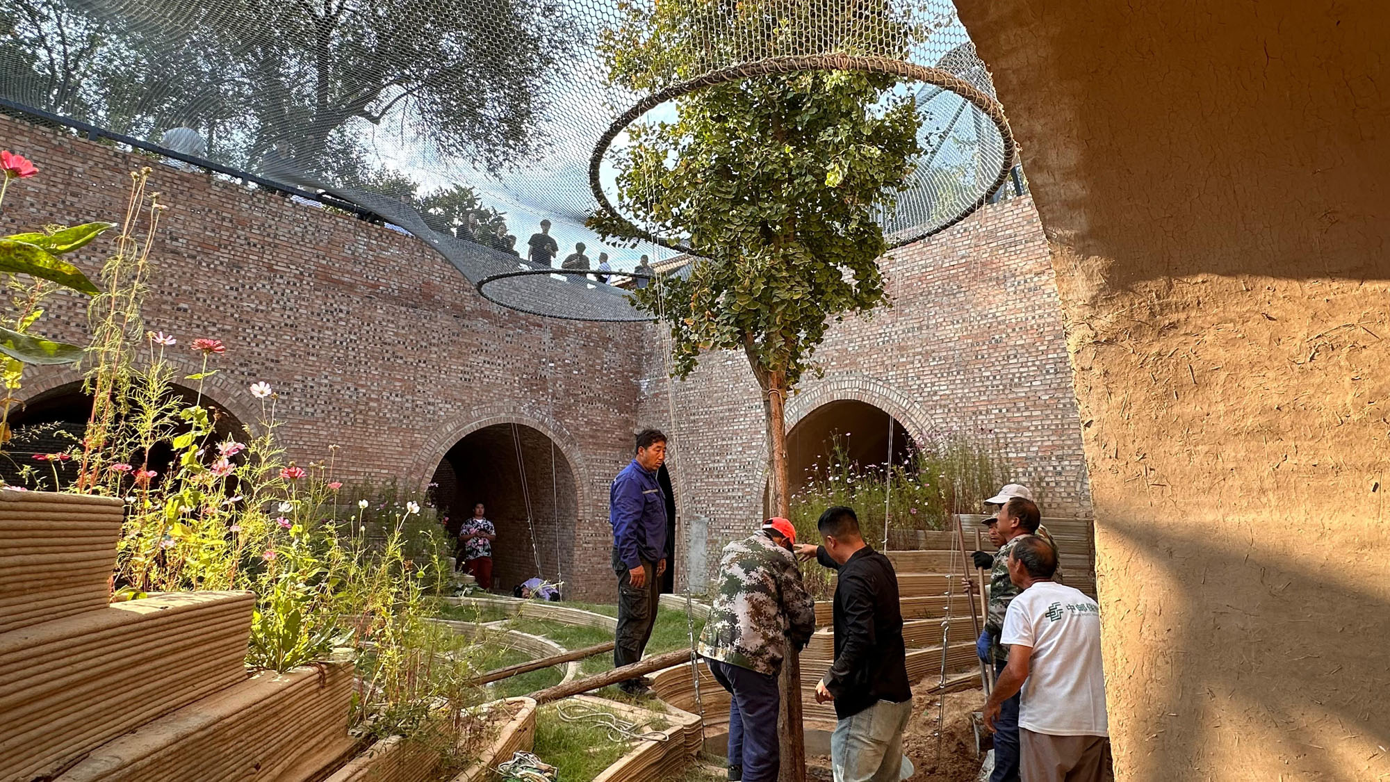 〈未来の地下住宅（Underground House of the Future）〉ジョン・リン（John Lin）オリヴィエ・オットヴェール（Olivier Ottevaere）リディア・ラトイ（Lidia Ratoi）