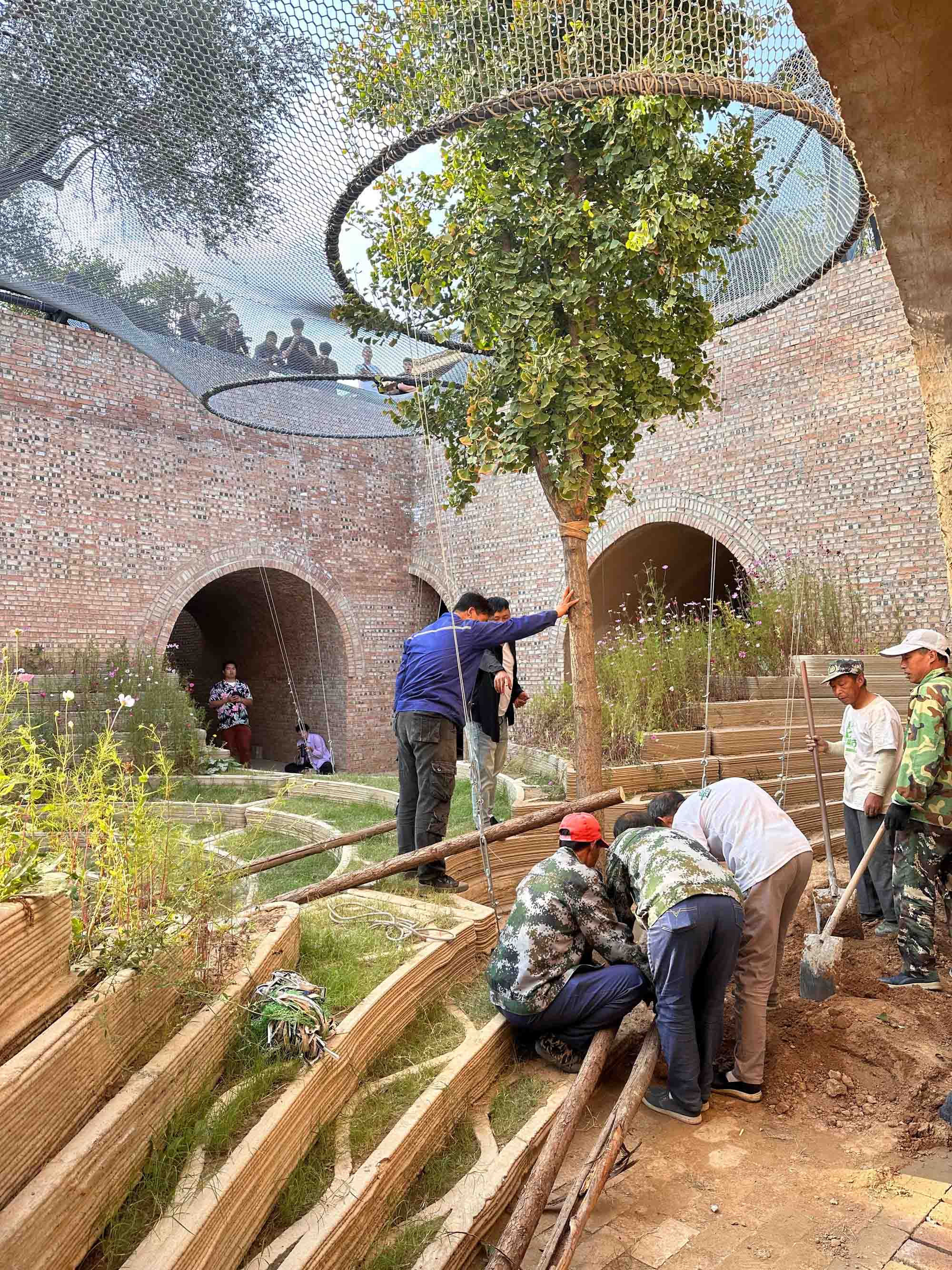 〈未来の地下住宅（Underground House of the Future）〉ジョン・リン（John Lin）オリヴィエ・オットヴェール（Olivier Ottevaere）リディア・ラトイ（Lidia Ratoi）