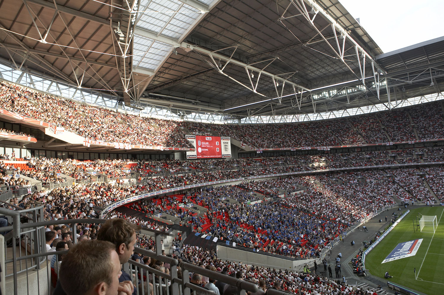 〈ウェンブリー・スタジアム（Wembley Stadium）〉〈ウェンブリー・スタジアム（Wembley Stadium）〉