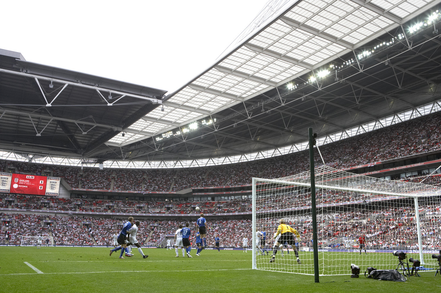 〈ウェンブリー・スタジアム（Wembley Stadium）〉〈ウェンブリー・スタジアム（Wembley Stadium）〉