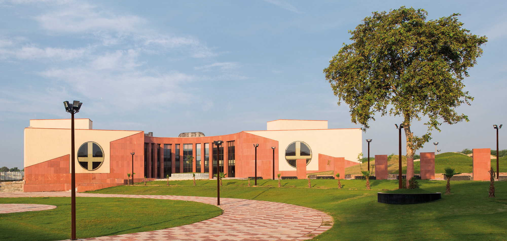 〈アワド・シルプグラム(Awadh Shilpgram)〉Studio Archohm