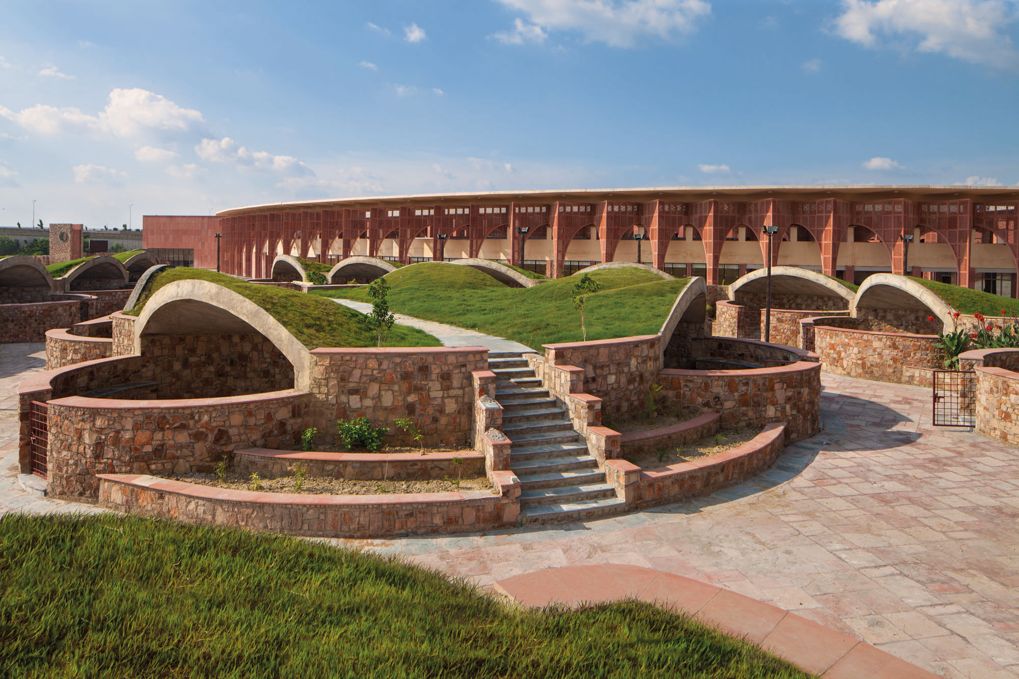 〈アワド・シルプグラム(Awadh Shilpgram)〉Studio Archohm