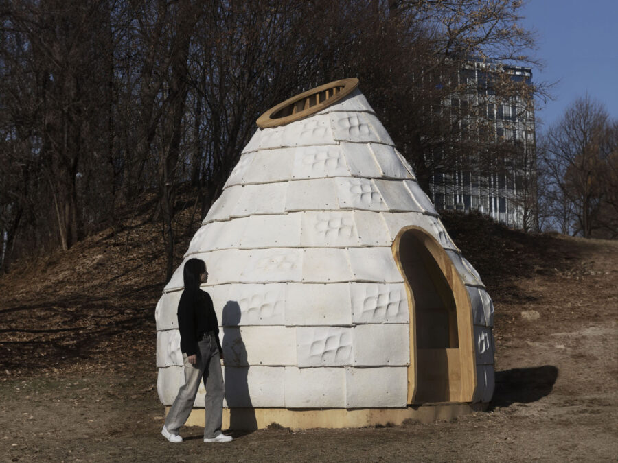 菌糸体×3Dプリントのバイオ建築〈マイセリウム・ハット〉ヨンジュ・リー・アーキテクチャ、韓国