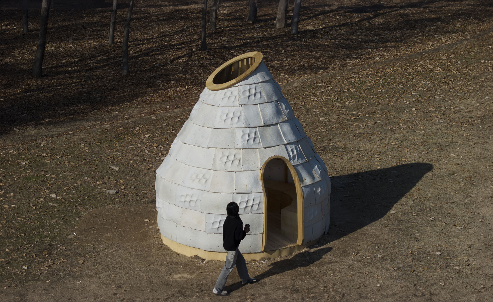 〈マイセリウム・ハット（Mycelial Hut）〉ヨンジュ・リー・アーキテクチャ（Yong Ju Lee Architecture）