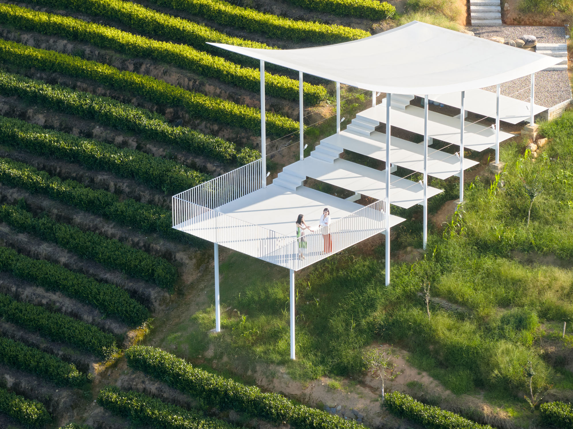 〈フローティング・パビリオン(Floating Pavilion)〉