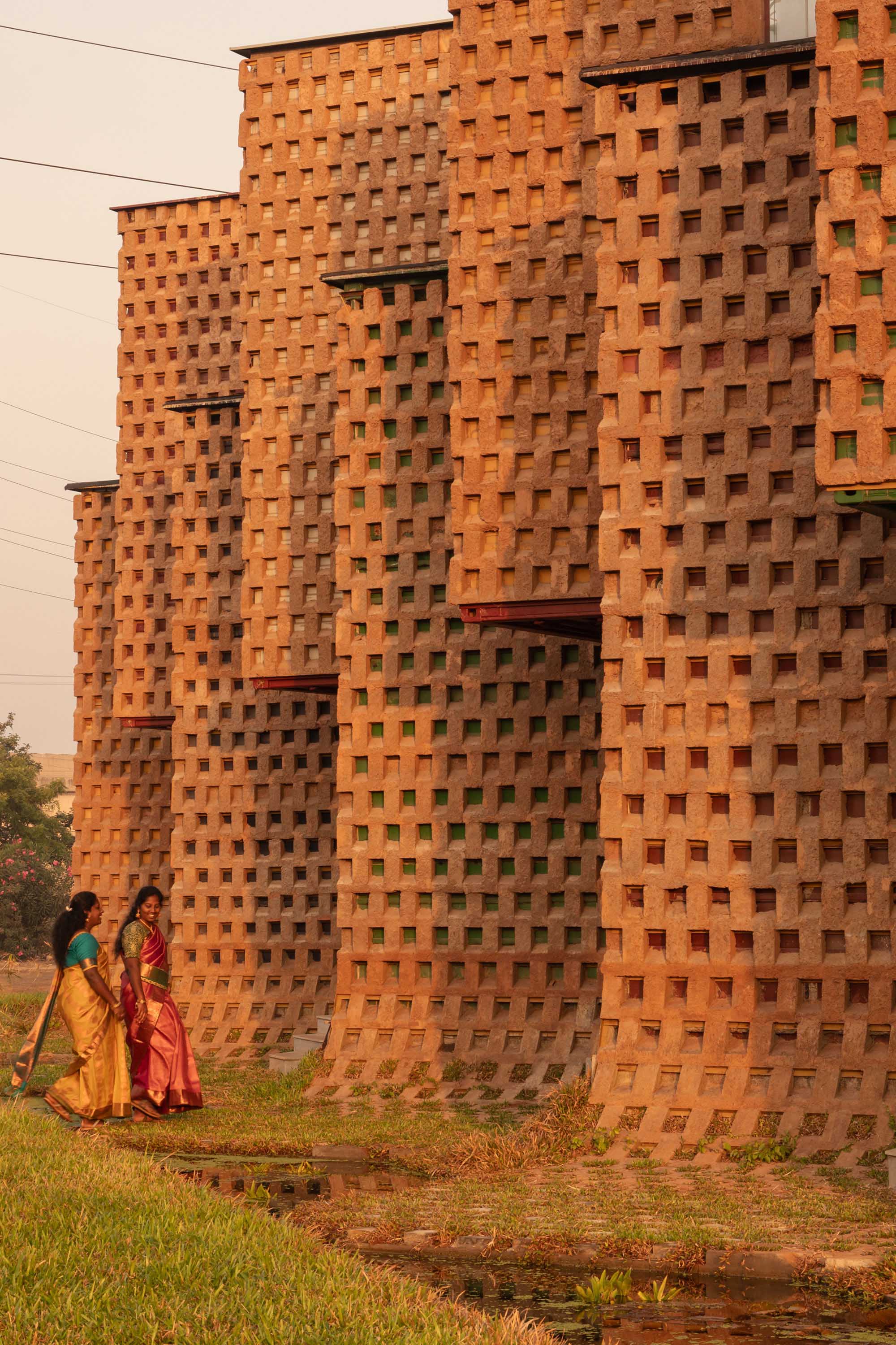 〈Petti Restaurant〉ウォールメーカーズ（WALLMAKERS）